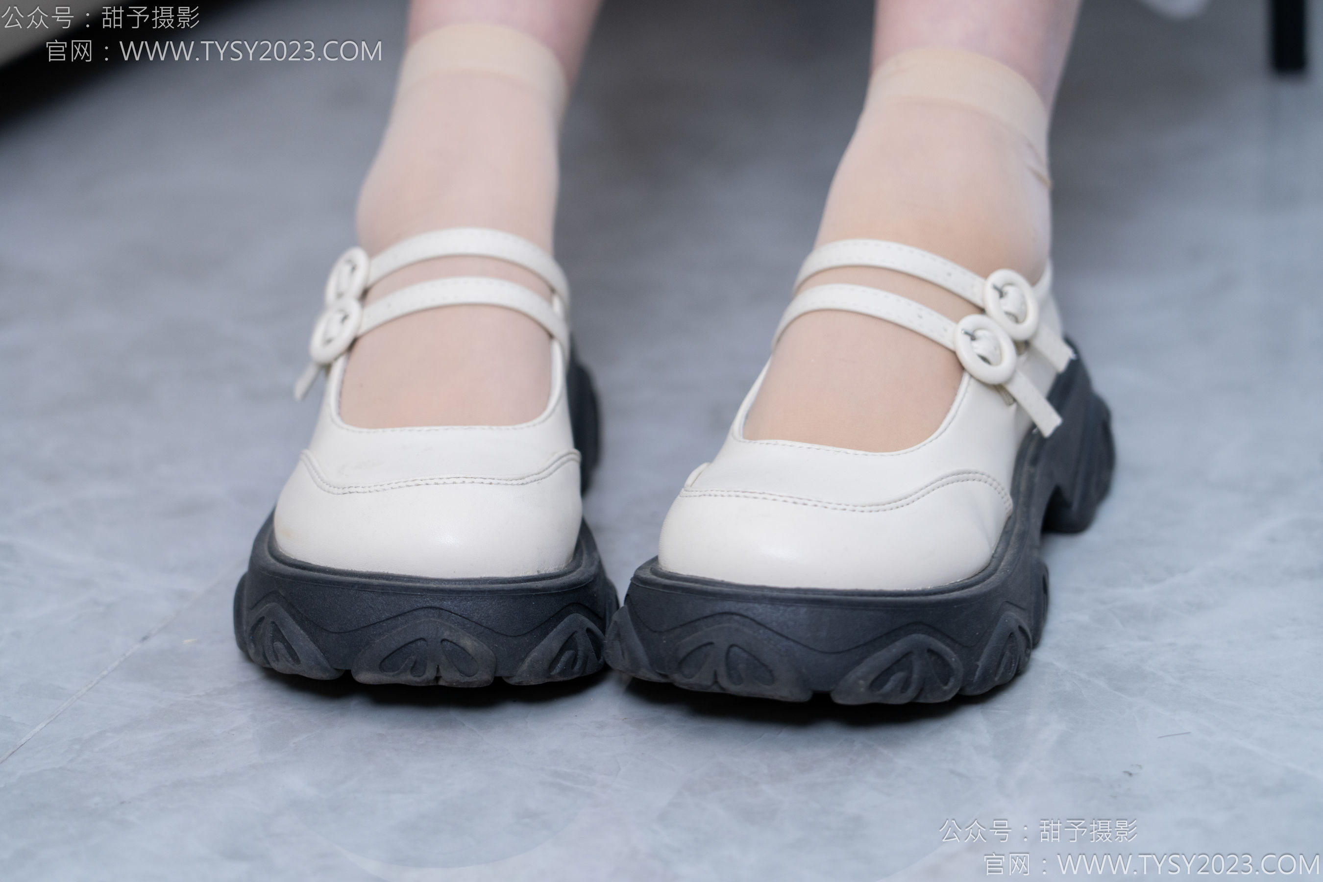 甜予摄影 No.172 知知 - 皮鞋、短肉丝、裸足/(130P)