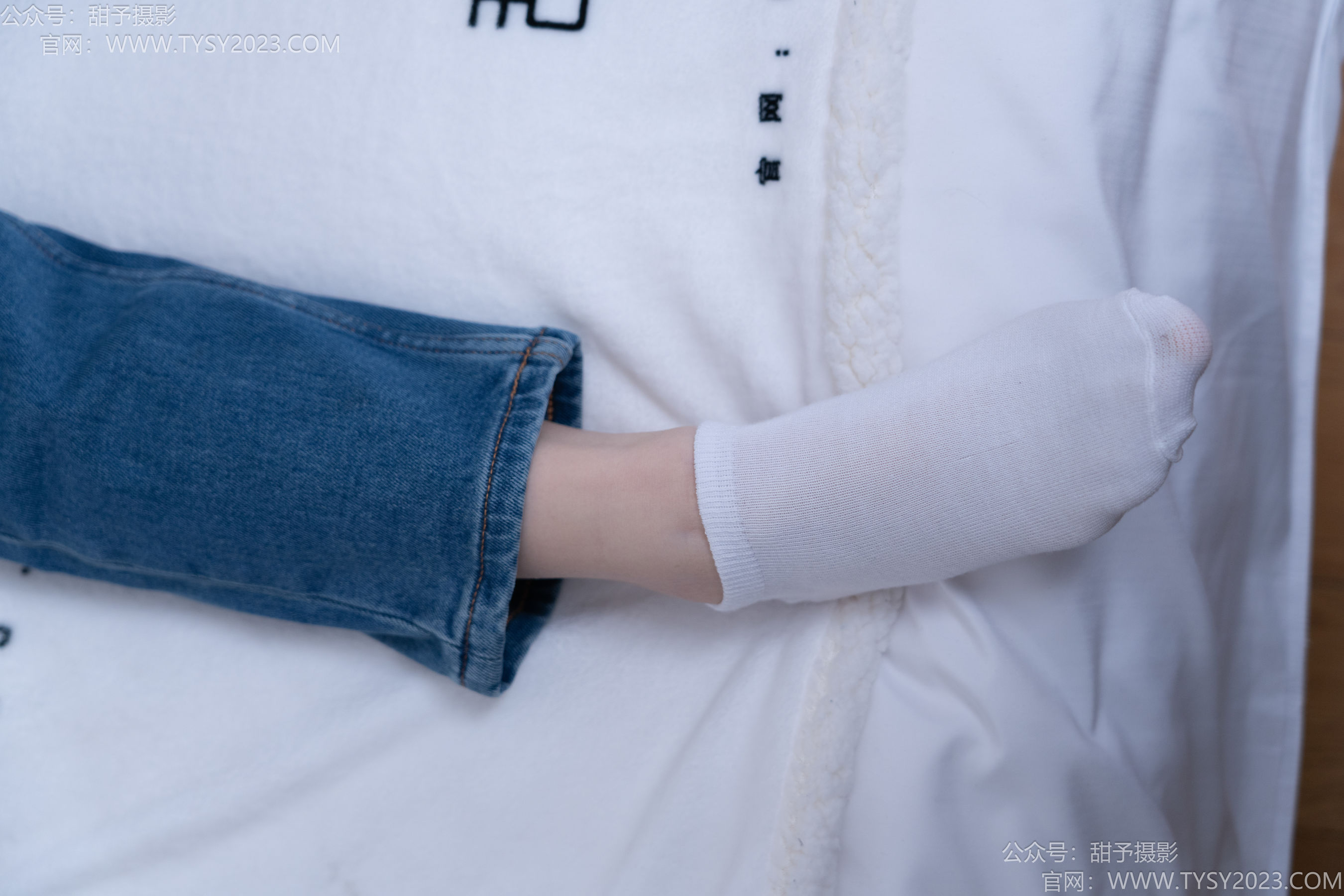 甜予摄影 No.189 璇璇 - 帆布鞋、裸足、抖腿剧情/(134P)