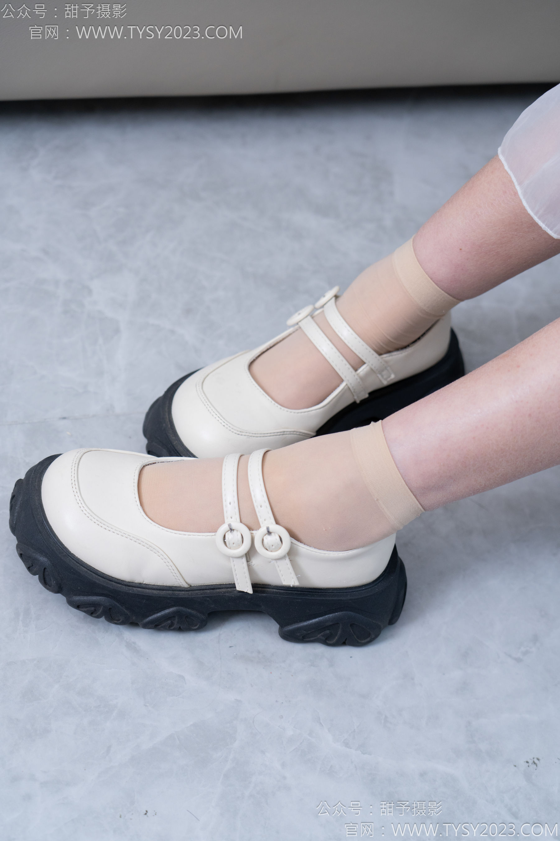 甜予摄影 No.172 知知 - 皮鞋、短肉丝、裸足/(130P)