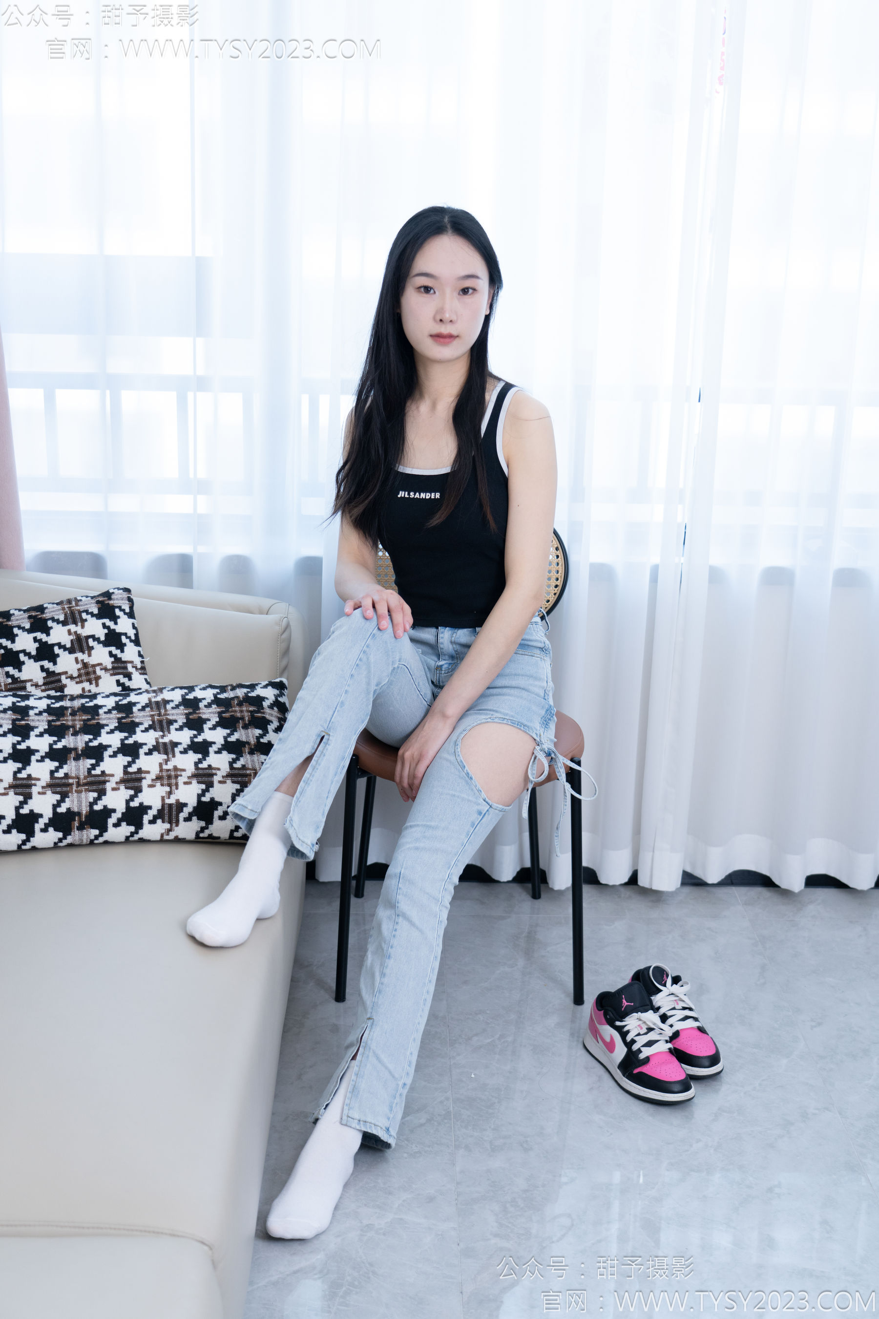 甜予摄影 No.181 小容 - 板鞋、白棉袜、裸足/(130P)