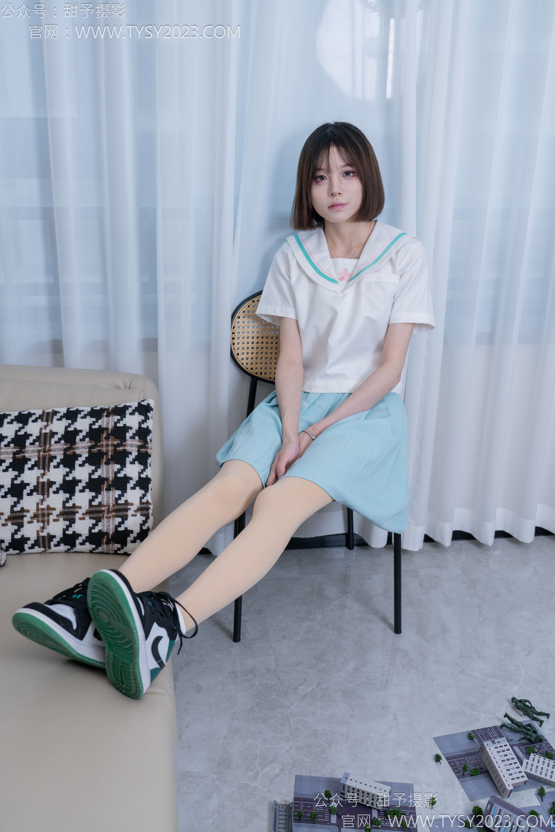甜予摄影 No.182 珞珞 - 板鞋、白棉袜、厚肉丝、小人国剧情/(134P)
