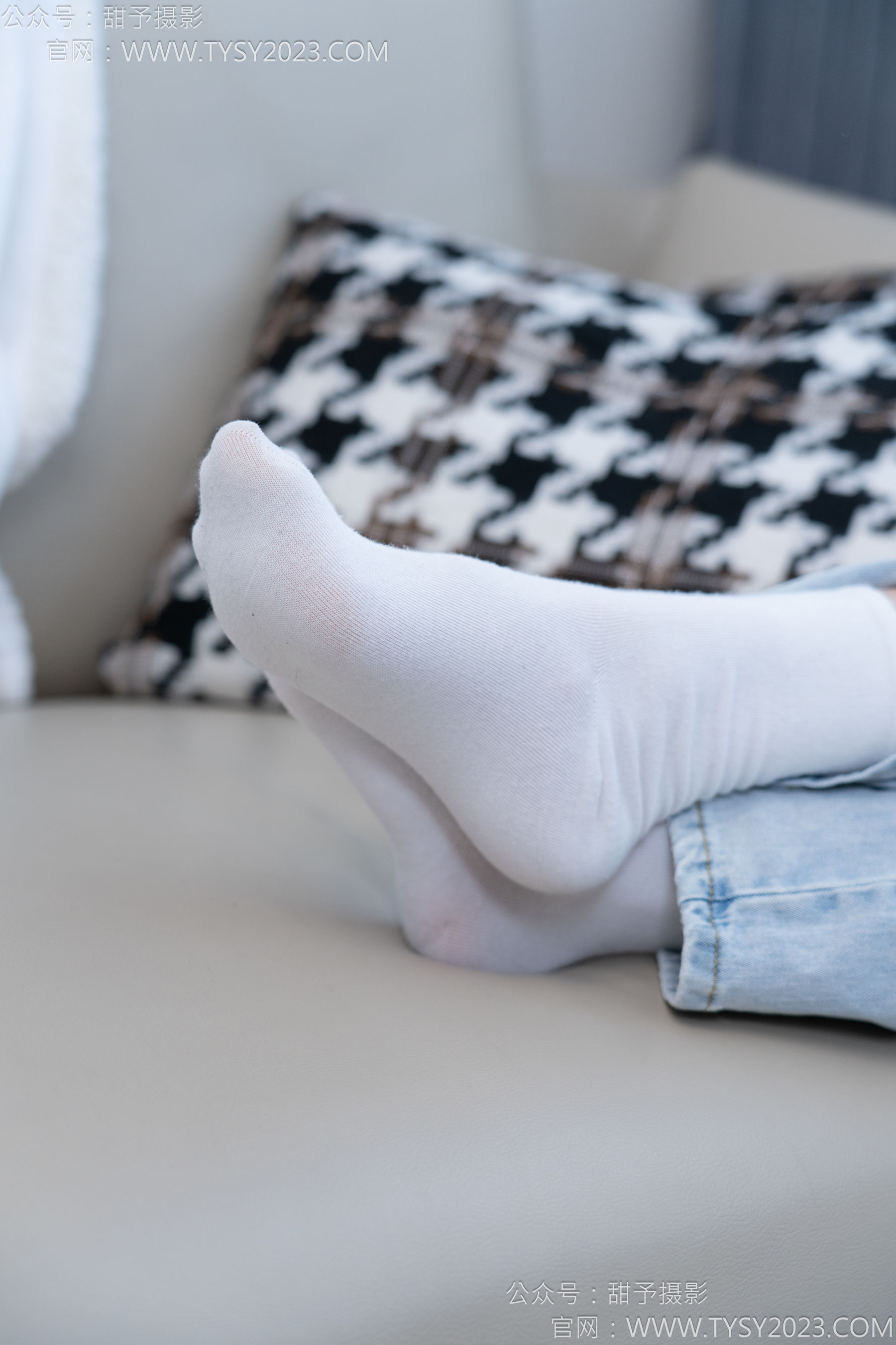 甜予摄影 No.181 小容 - 板鞋、白棉袜、裸足/(130P)