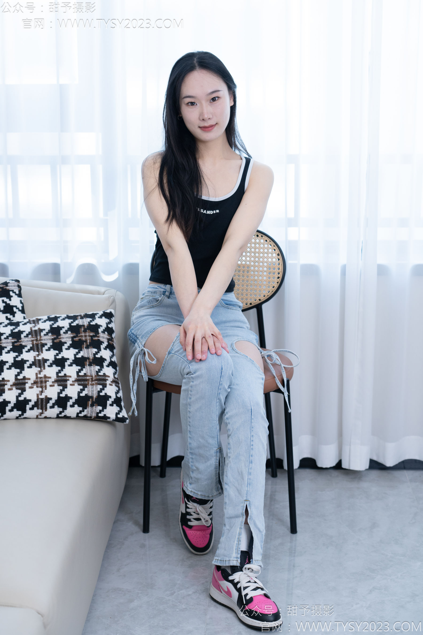 甜予摄影 No.181 小容 - 板鞋、白棉袜、裸足/(130P)