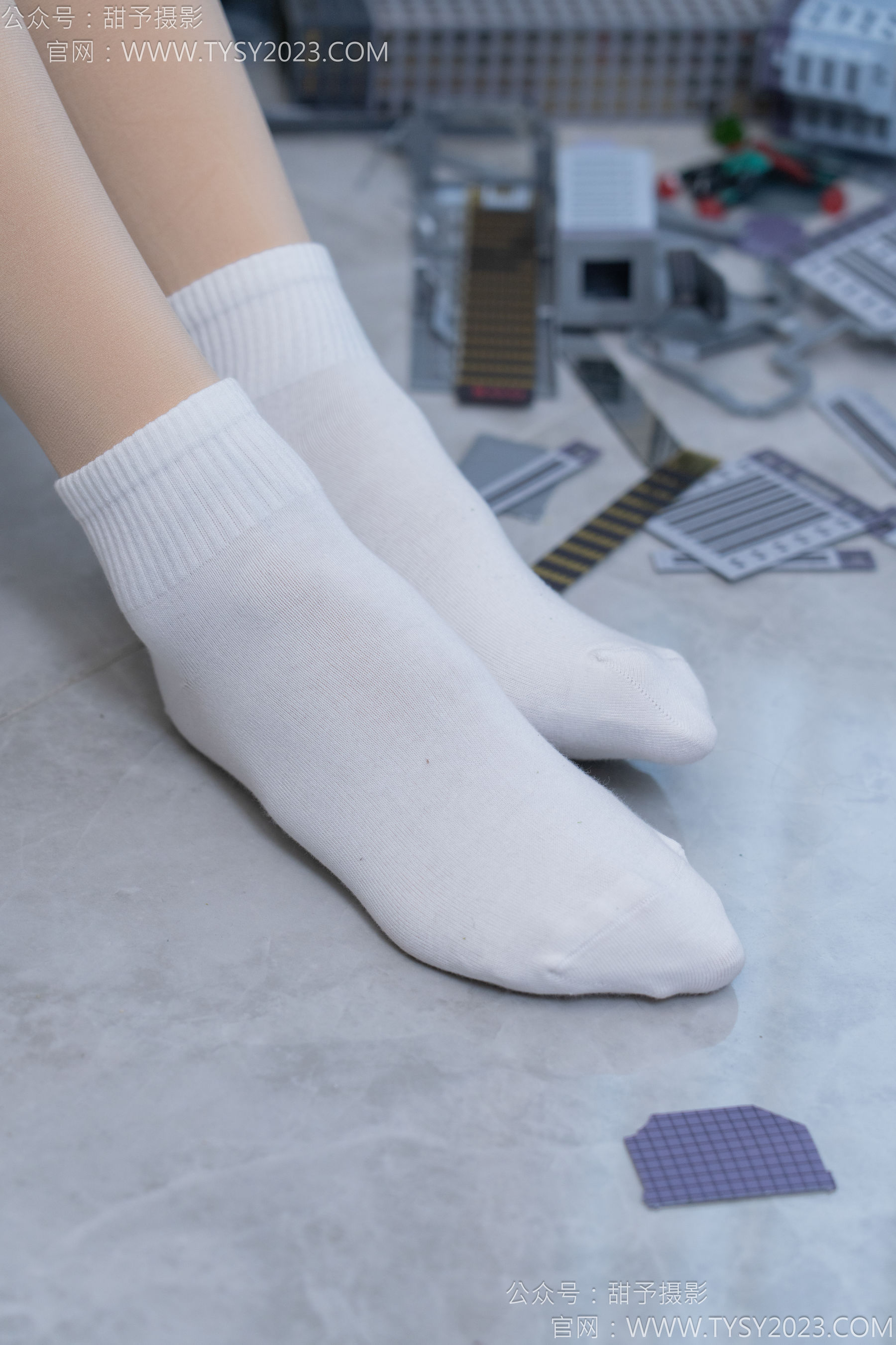 甜予摄影 No.182 珞珞 - 板鞋、白棉袜、厚肉丝、小人国剧情/(134P)