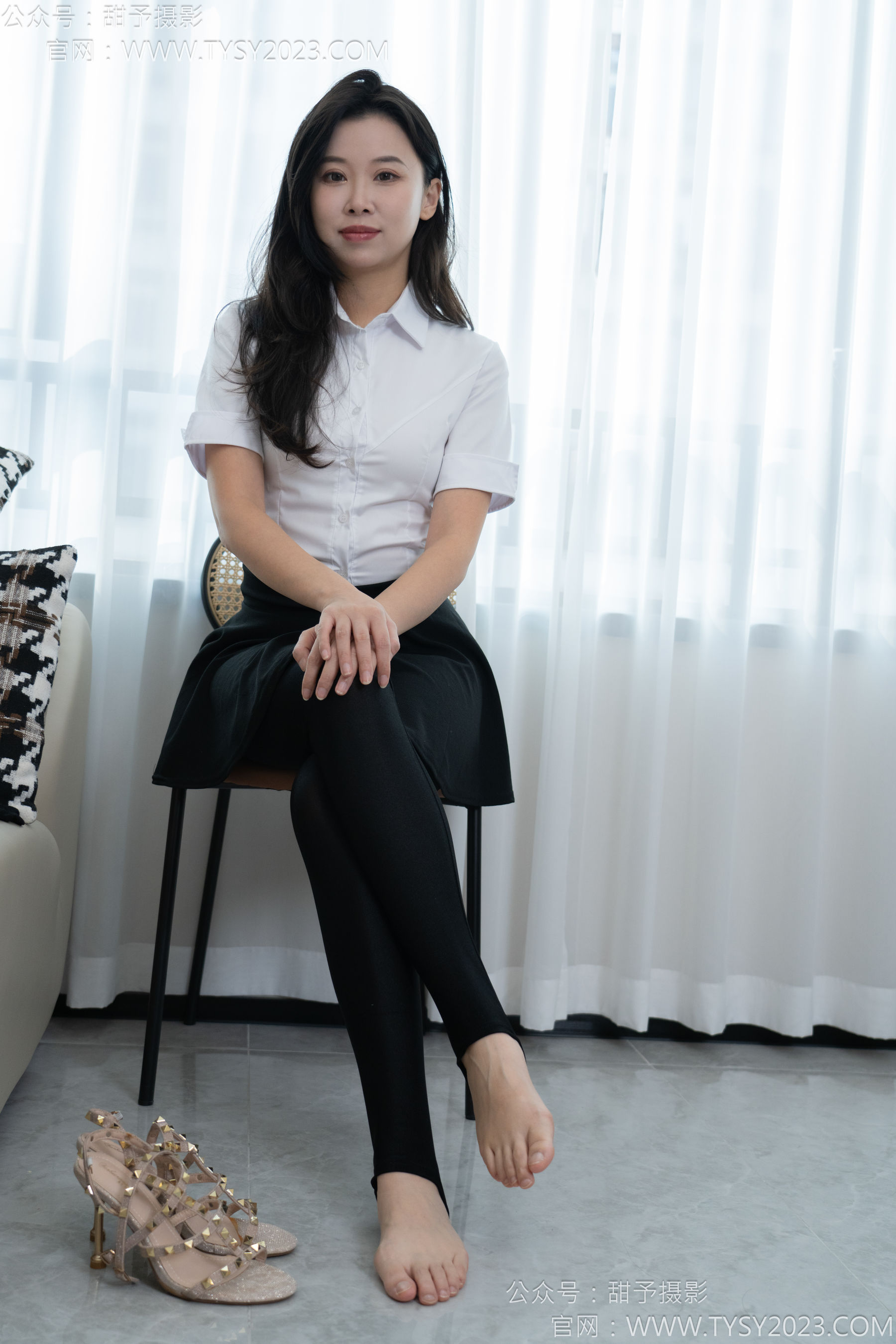甜予摄影 No.158 梦梦 - 高跟鞋、短肉丝、短黑丝、裸足/(130P)