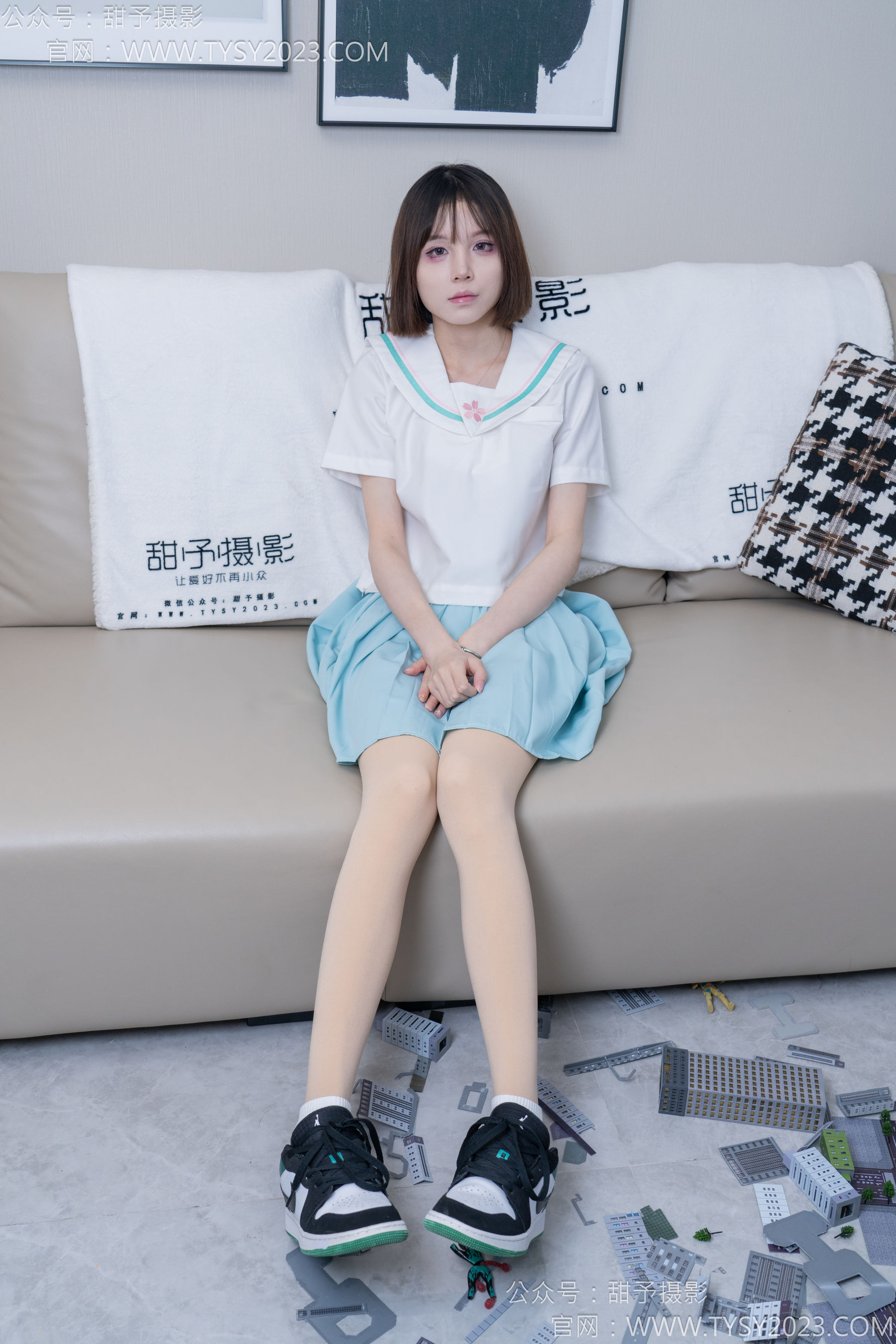 甜予摄影 No.182 珞珞 - 板鞋、白棉袜、厚肉丝、小人国剧情/(134P)