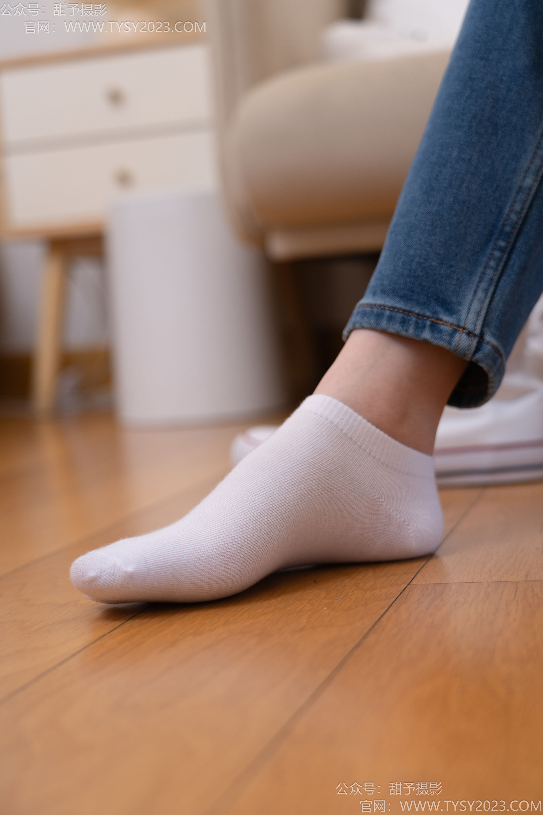 甜予摄影 No.189 璇璇 - 帆布鞋、裸足、抖腿剧情/(134P)