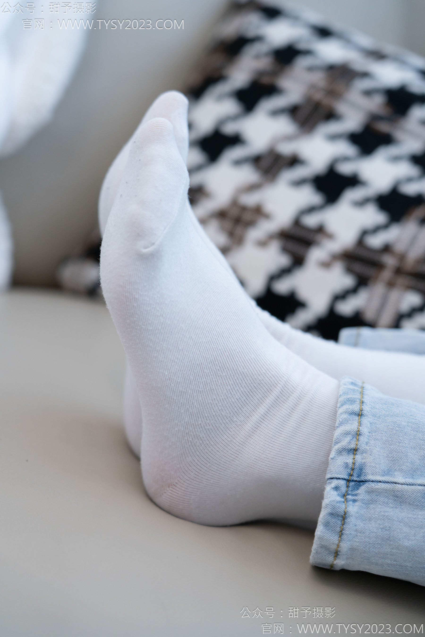 甜予摄影 No.181 小容 - 板鞋、白棉袜、裸足/(130P)