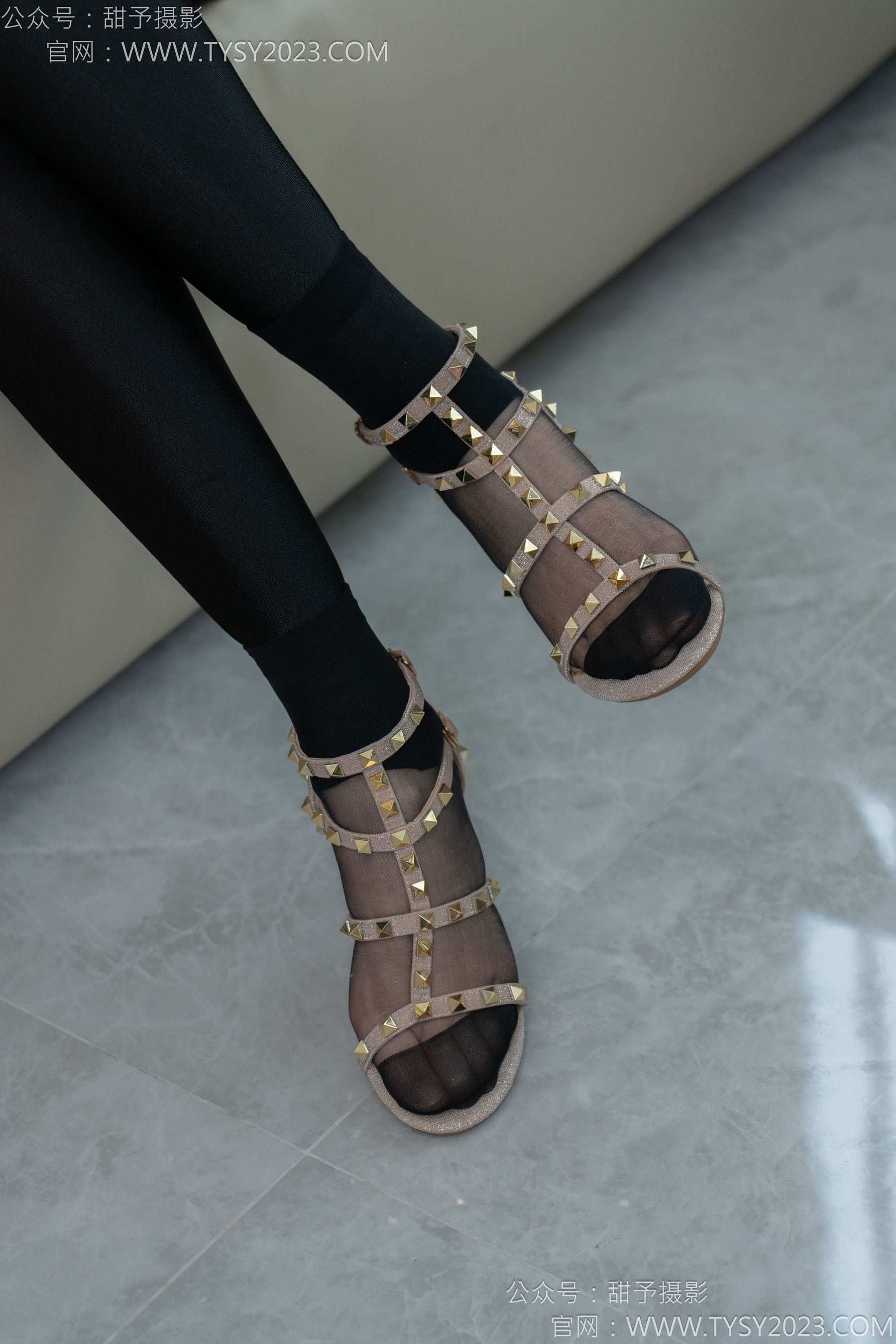 甜予摄影 No.158 梦梦 - 高跟鞋、短肉丝、短黑丝、裸足/(130P)