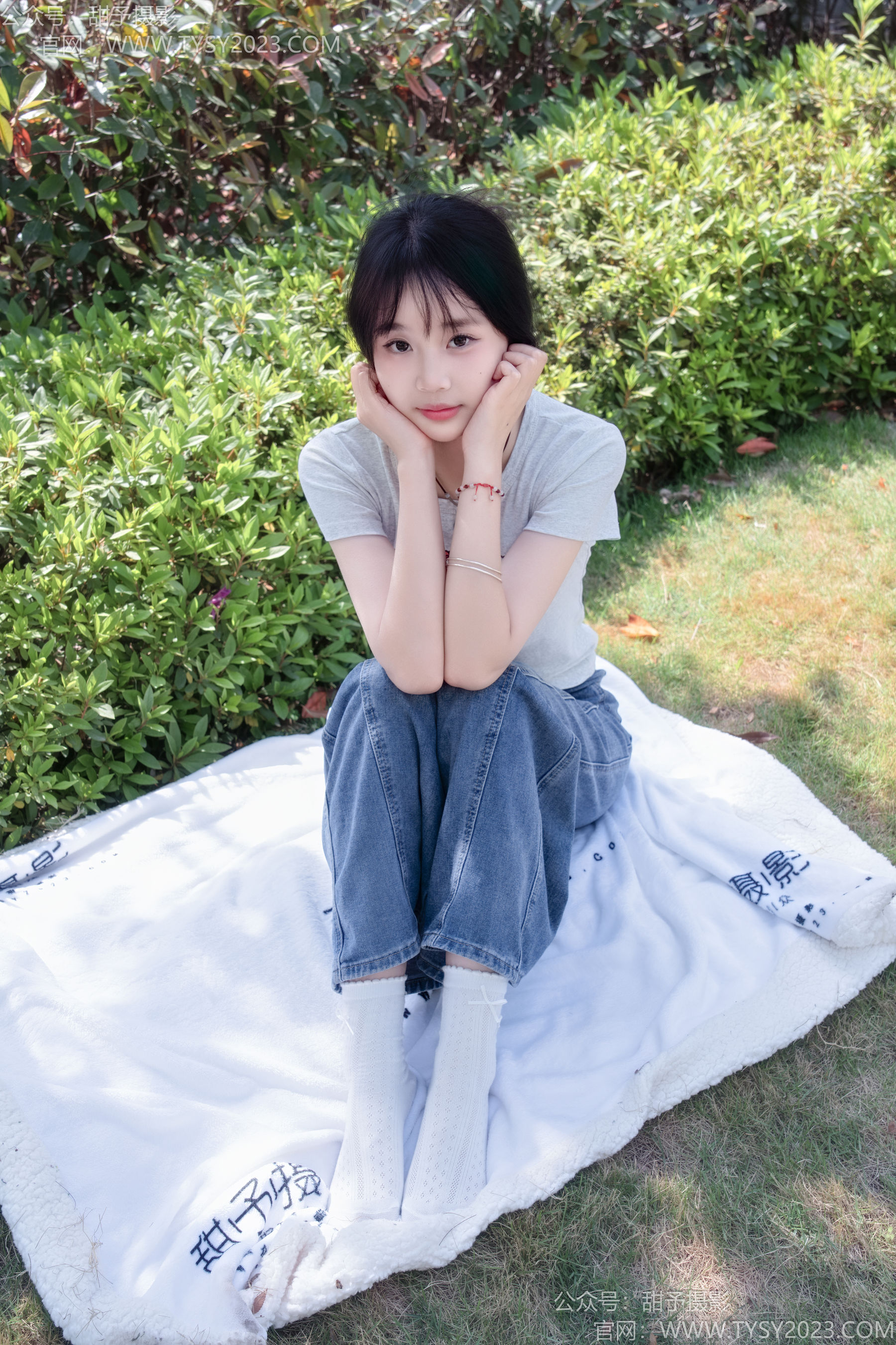 甜予摄影 No.194 小橙子 - 板鞋、白棉袜、裸足/(130P)