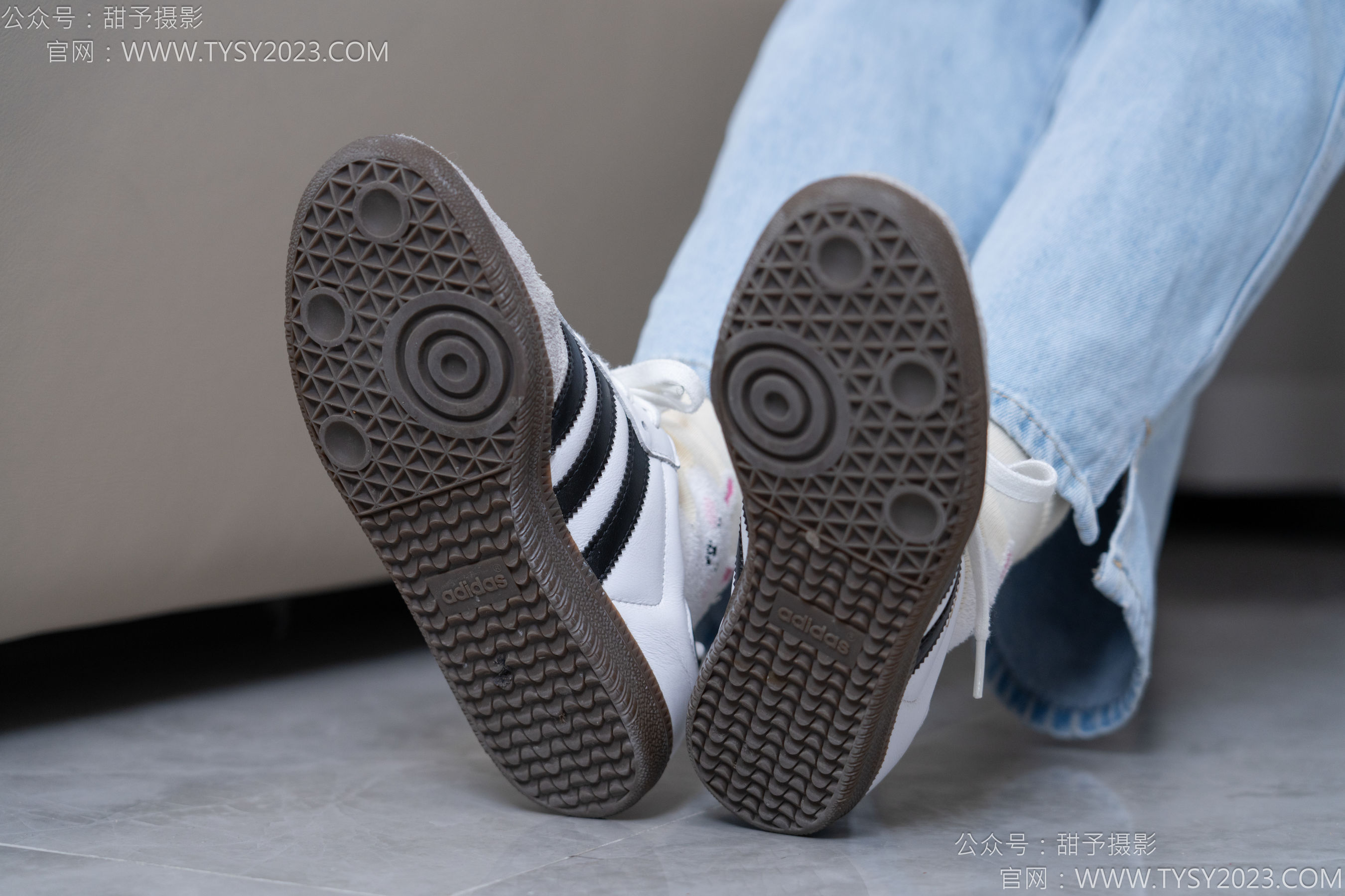 甜予摄影 No.160 番茄 - 板鞋、印花棉袜、裸足/(125P)