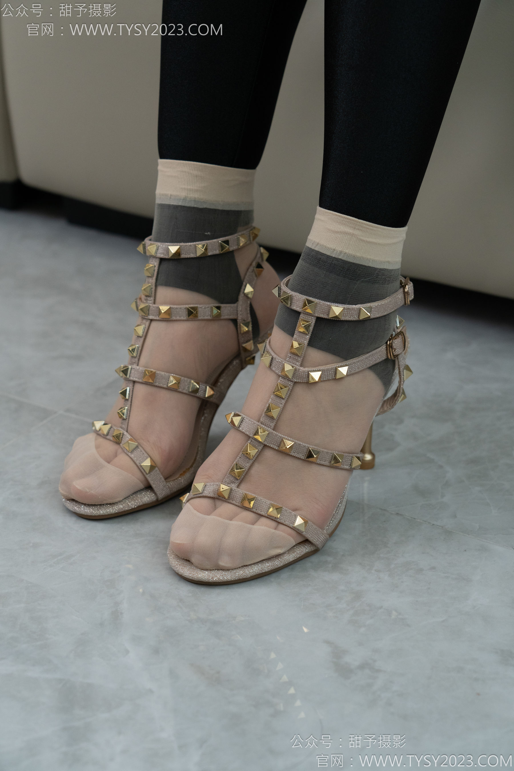 甜予摄影 No.158 梦梦 - 高跟鞋、短肉丝、短黑丝、裸足/(130P)