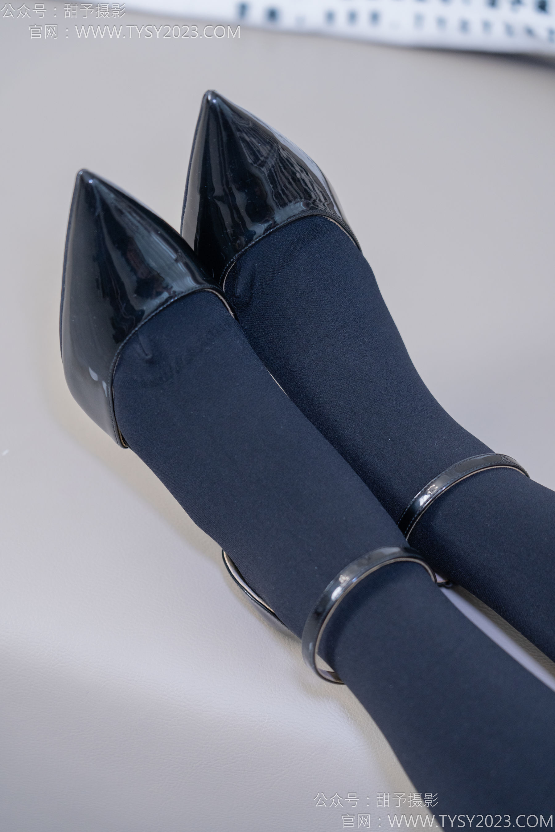 甜予摄影 No.187 知知 - 高跟鞋、厚黑丝/(127P)