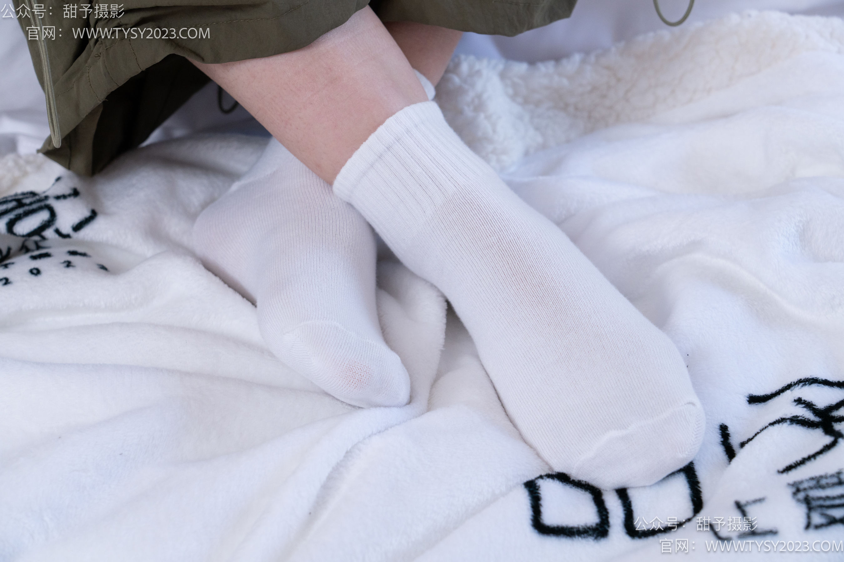 甜予摄影 No.161 双双 - 板鞋、白棉袜、裸足/(130P)