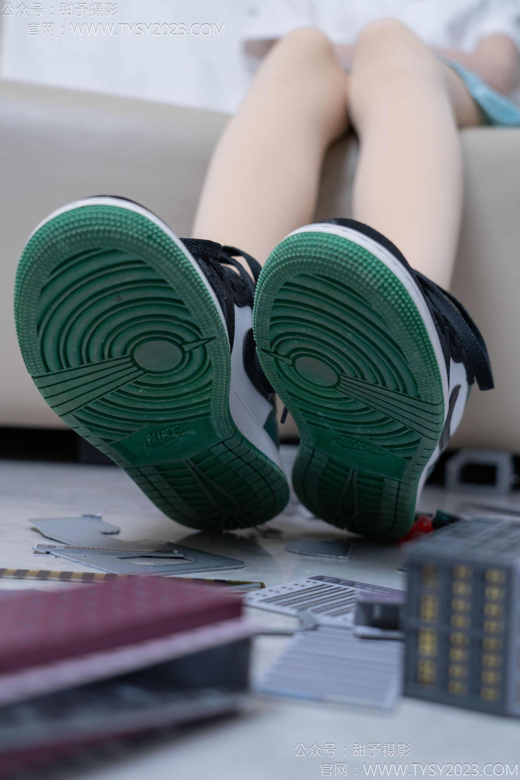 甜予摄影 No.182 珞珞 - 板鞋、白棉袜、厚肉丝、小人国剧情/(134P)