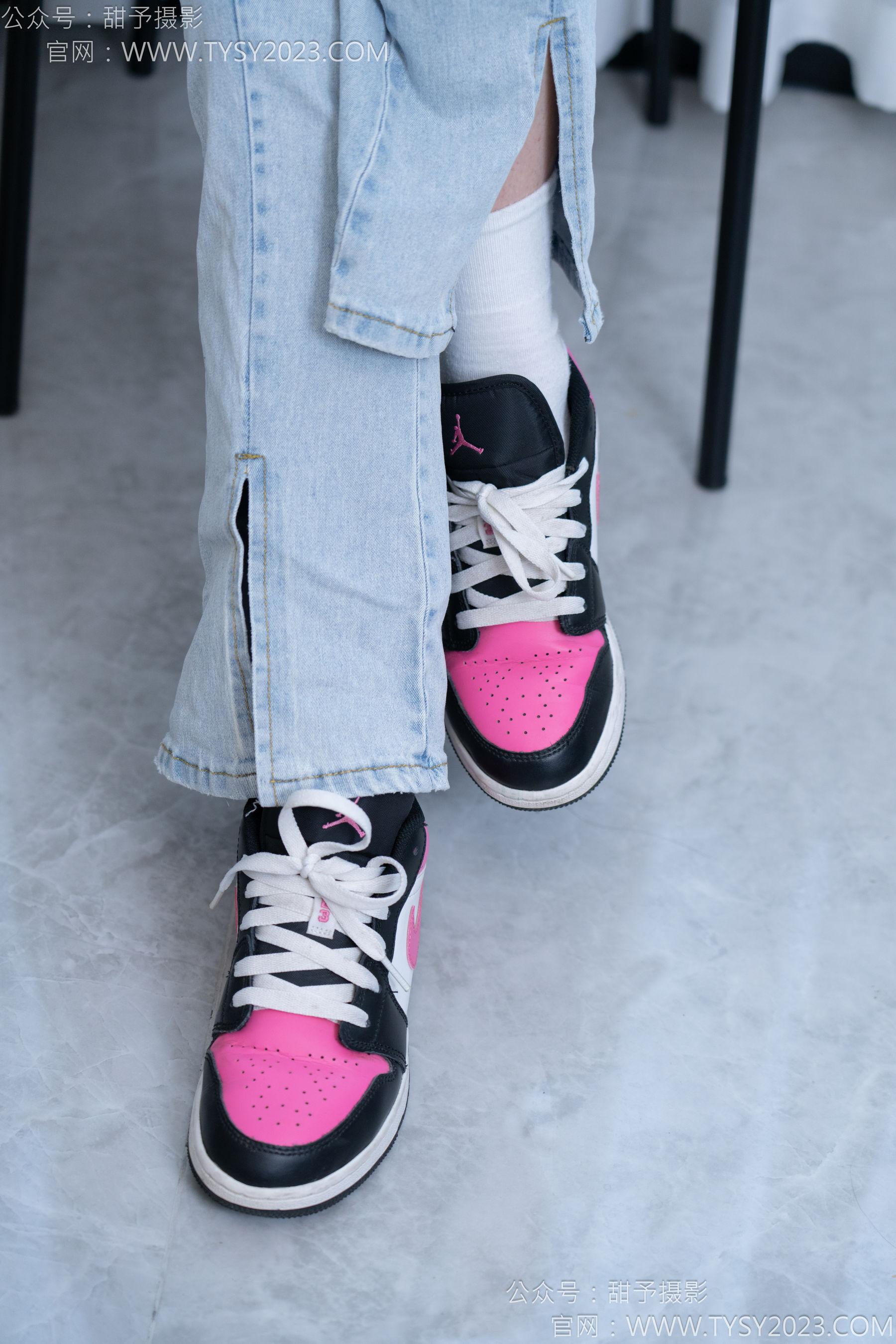 甜予摄影 No.181 小容 - 板鞋、白棉袜、裸足/(130P)