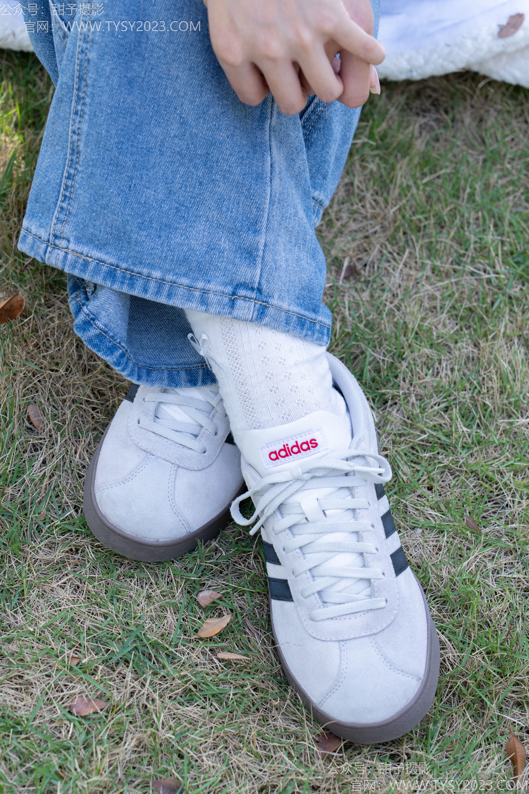 甜予摄影 No.194 小橙子 - 板鞋、白棉袜、裸足/(130P)