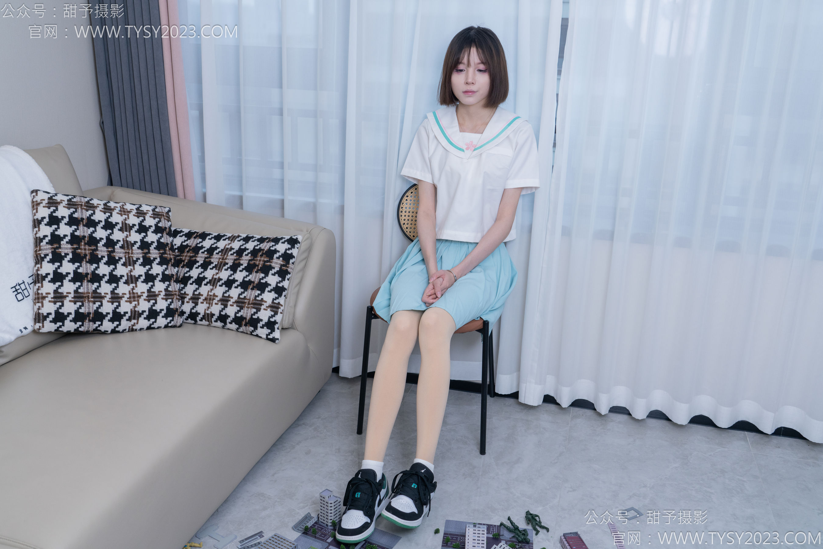 甜予摄影 No.182 珞珞 - 板鞋、白棉袜、厚肉丝、小人国剧情/(134P)