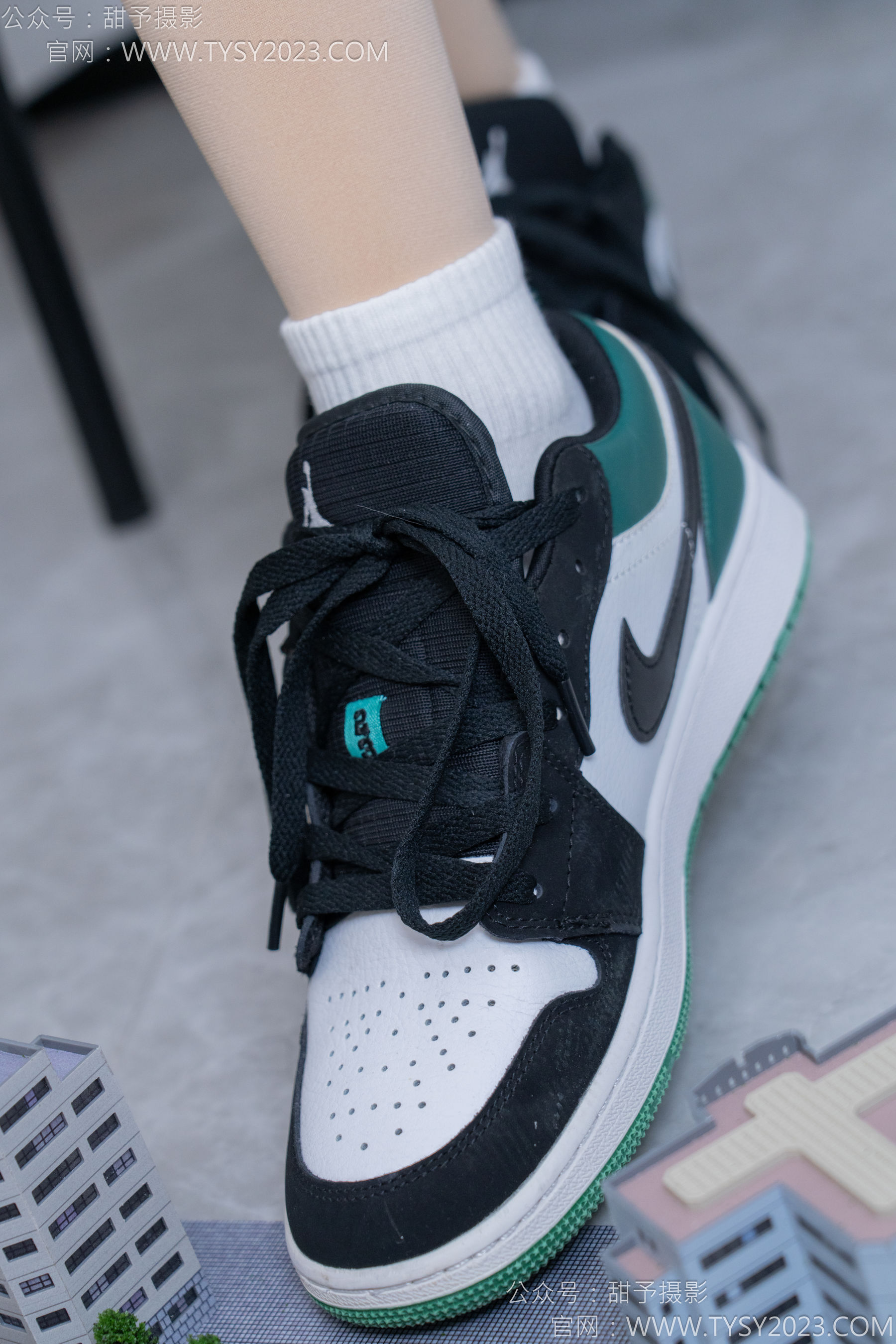 甜予摄影 No.182 珞珞 - 板鞋、白棉袜、厚肉丝、小人国剧情/(134P)