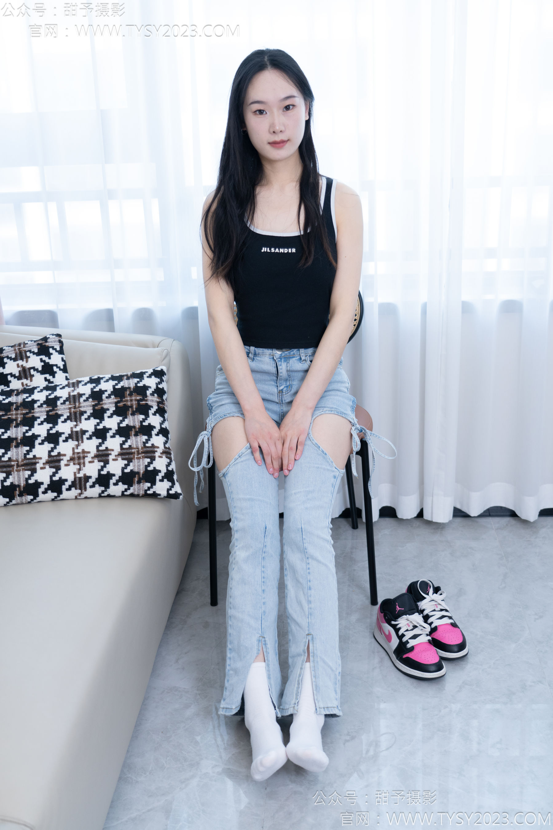 甜予摄影 No.181 小容 - 板鞋、白棉袜、裸足/(130P)