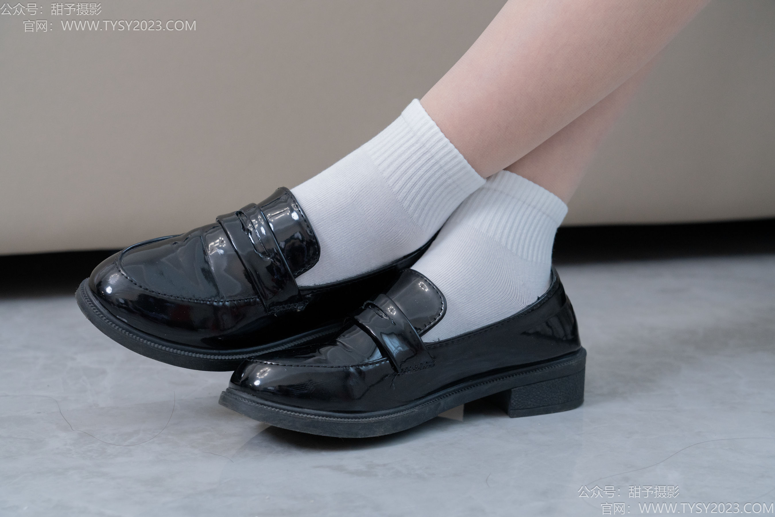 甜予摄影 No.191 贝壳 - 皮鞋、白棉袜、薄肉丝/(135P)