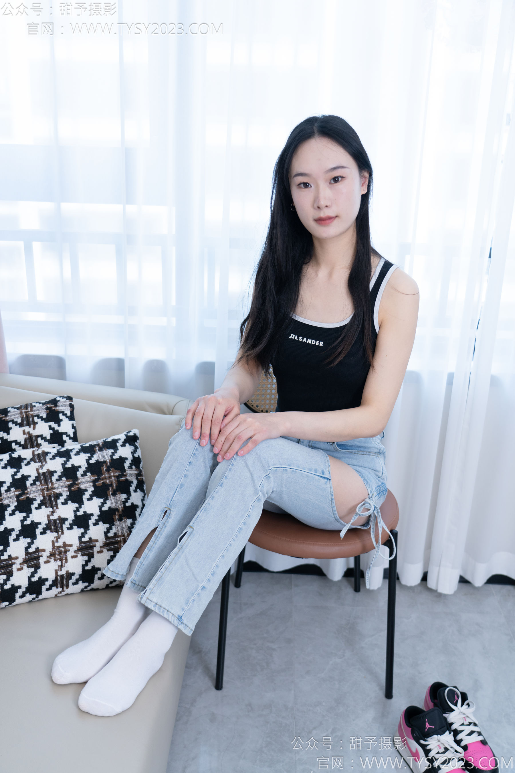 甜予摄影 No.181 小容 - 板鞋、白棉袜、裸足/(130P)