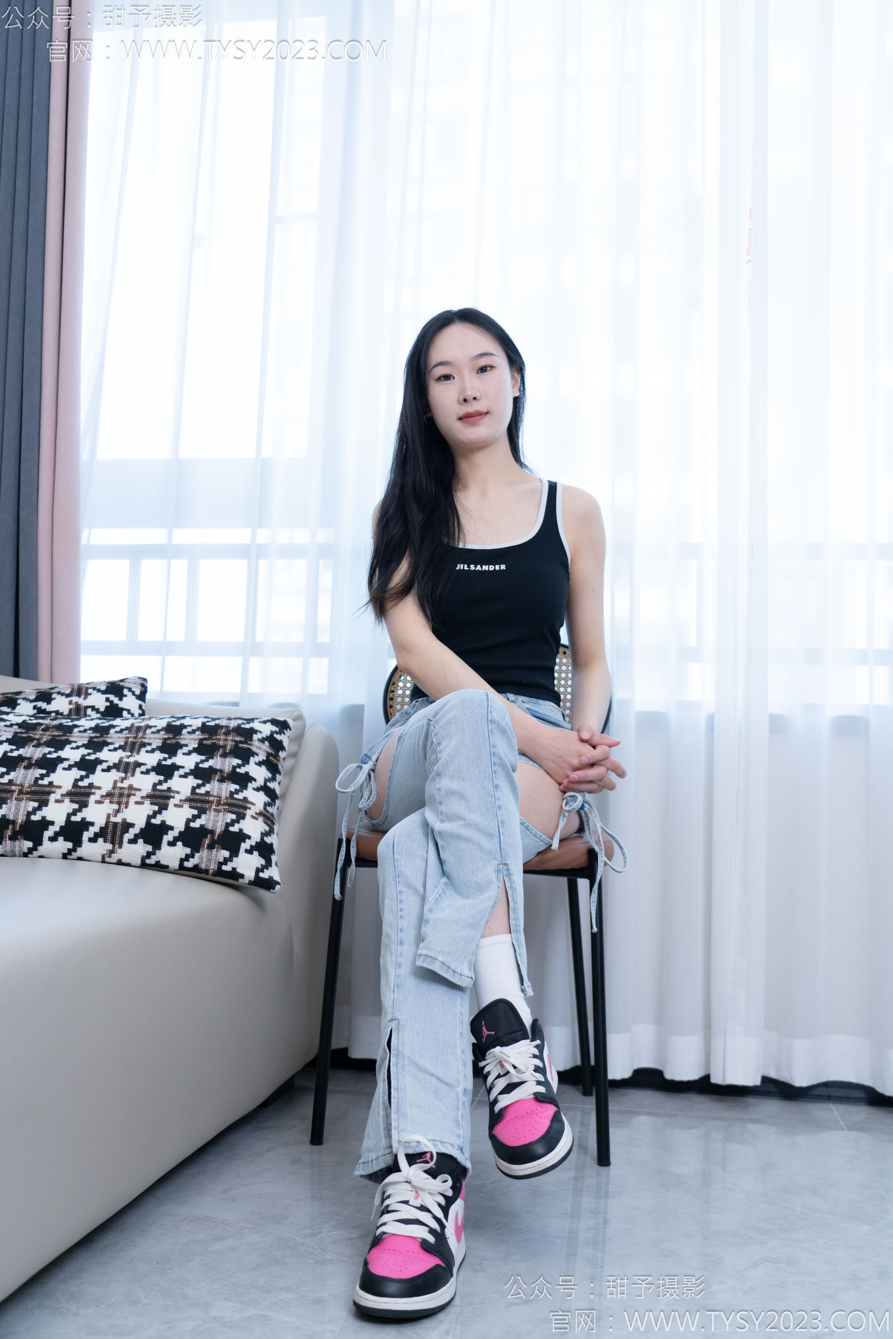 甜予摄影 No.181 小容 - 板鞋、白棉袜、裸足/(130P)