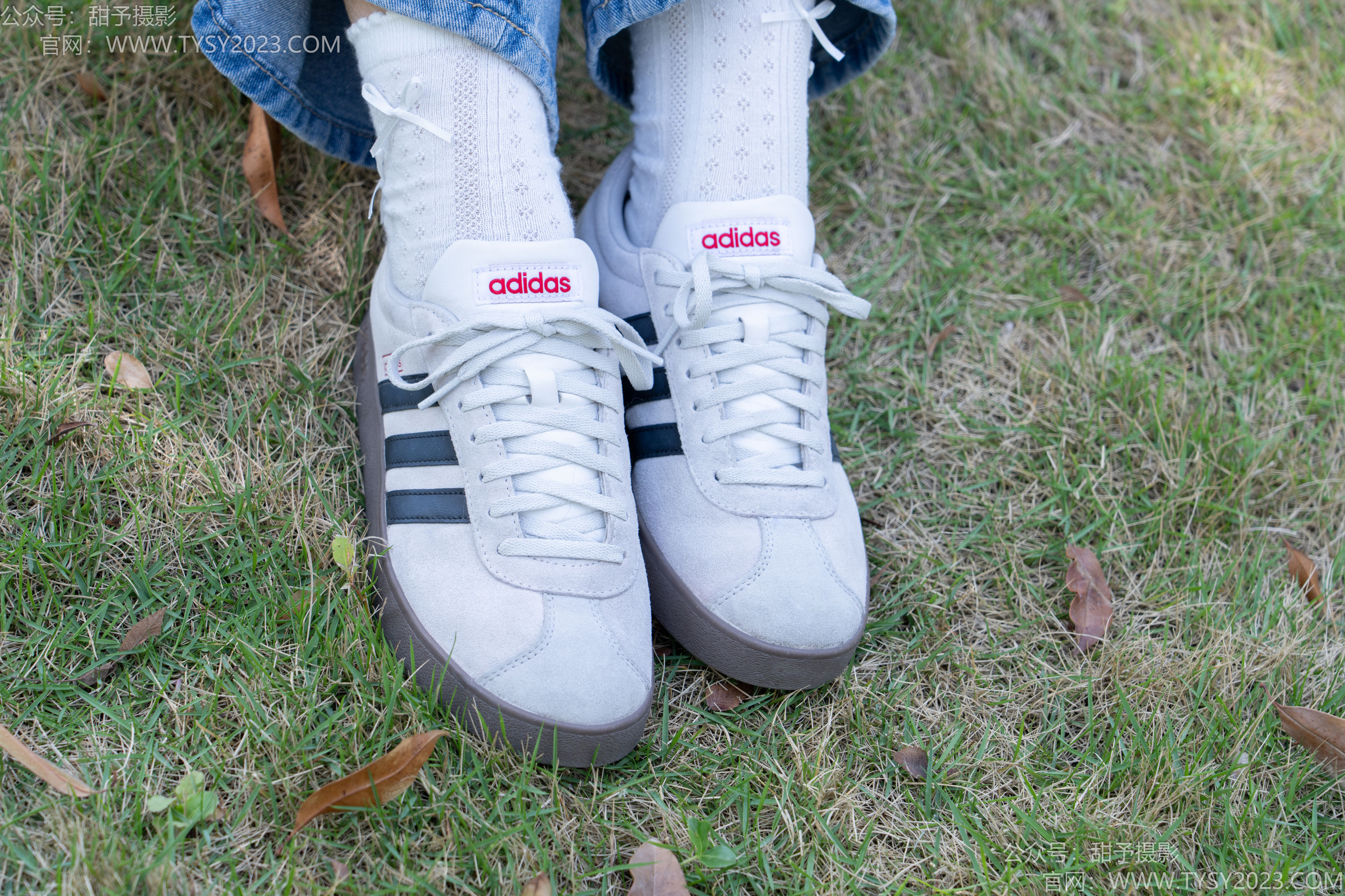 甜予摄影 No.194 小橙子 - 板鞋、白棉袜、裸足/(130P)