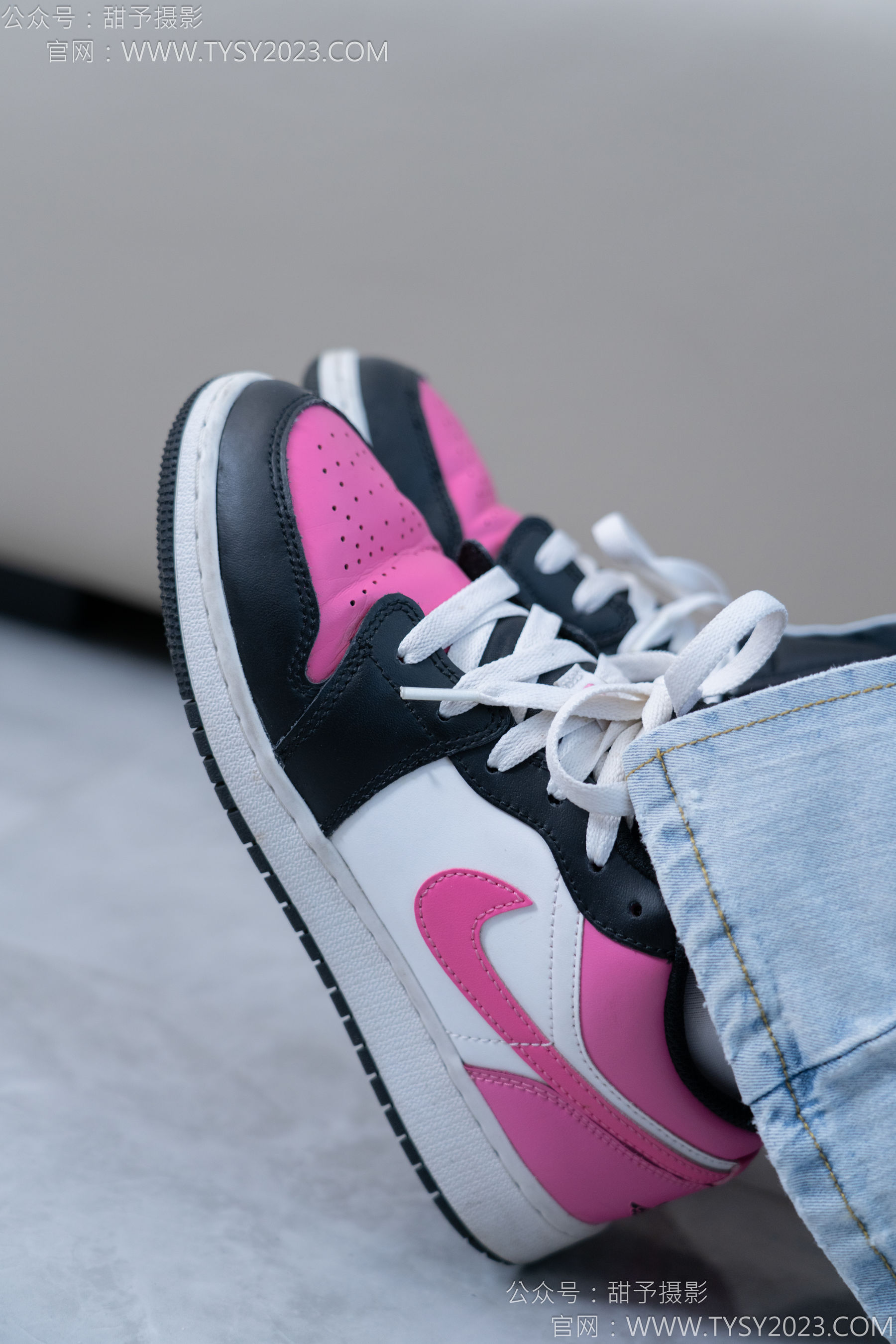 甜予摄影 No.181 小容 - 板鞋、白棉袜、裸足/(130P)