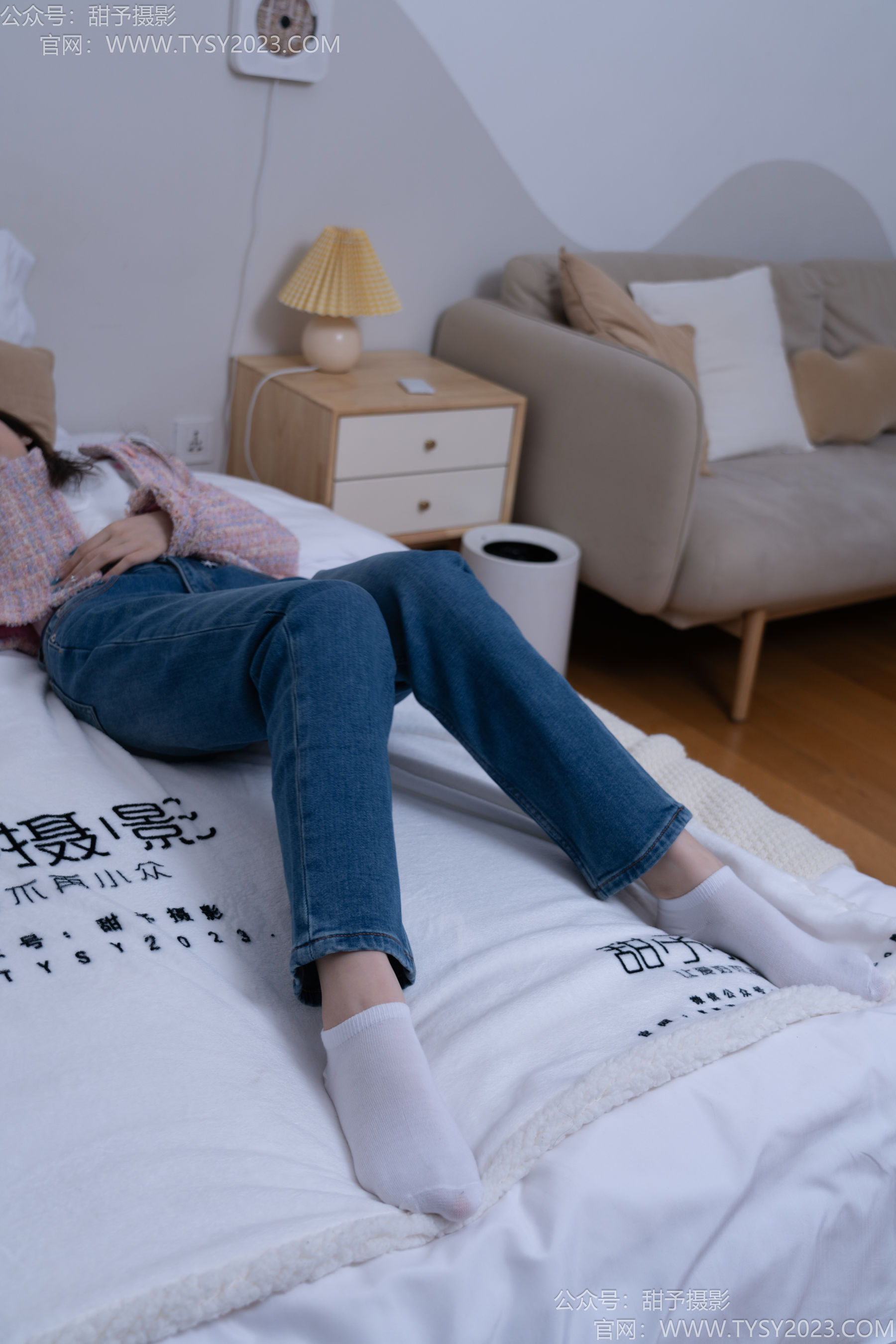 甜予摄影 No.189 璇璇 - 帆布鞋、裸足、抖腿剧情/(134P)