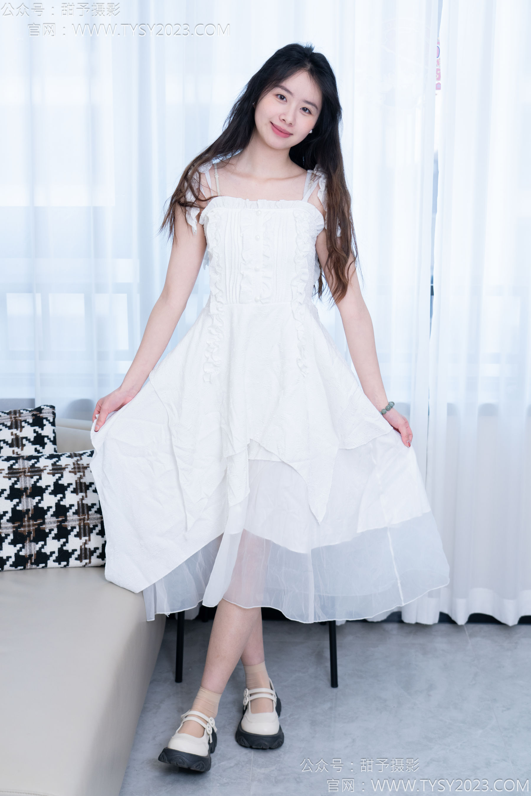 甜予摄影 No.172 知知 - 皮鞋、短肉丝、裸足/(130P)