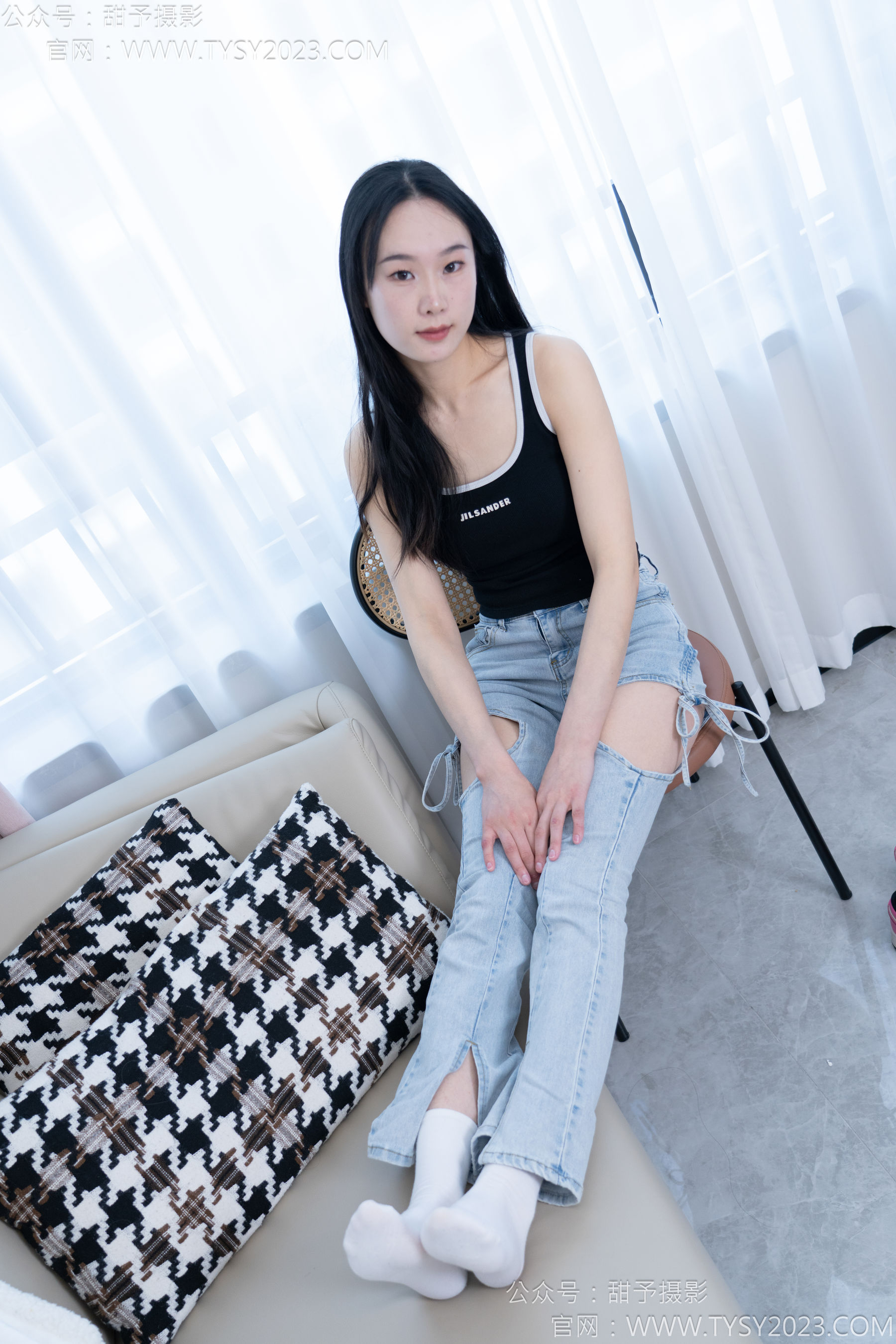 甜予摄影 No.181 小容 - 板鞋、白棉袜、裸足/(130P)