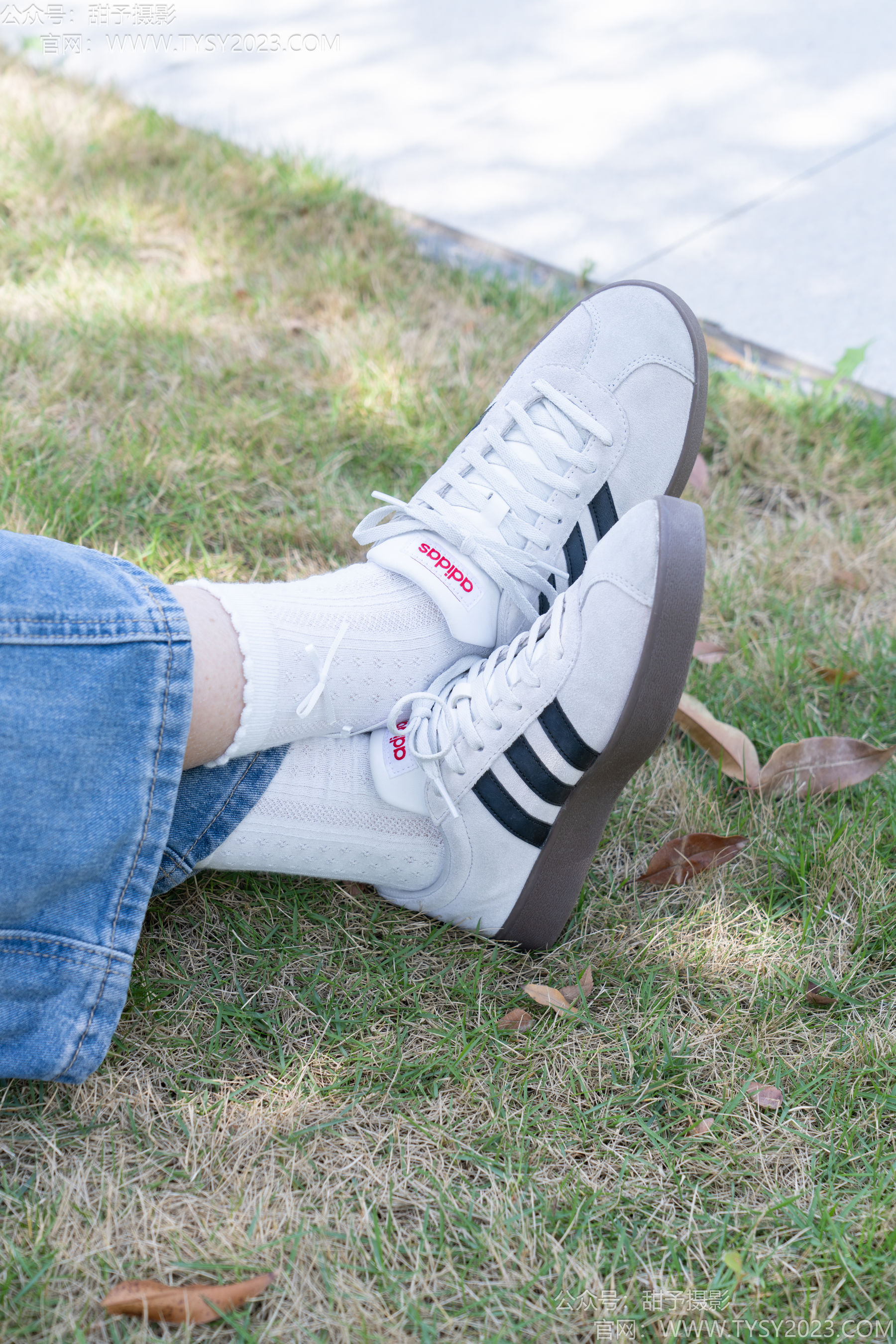 甜予摄影 No.194 小橙子 - 板鞋、白棉袜、裸足/(130P)