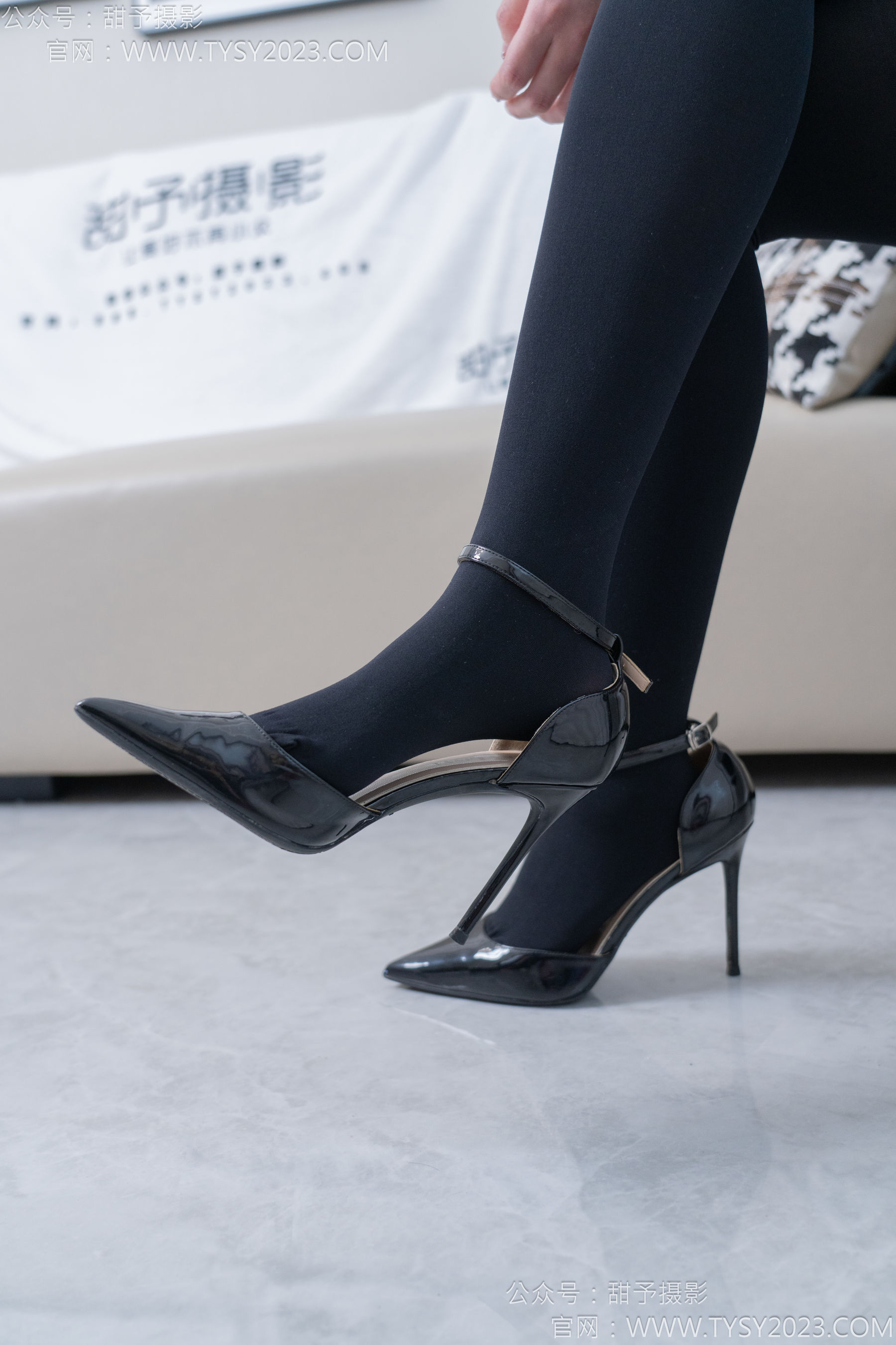 甜予摄影 No.187 知知 - 高跟鞋、厚黑丝/(127P)