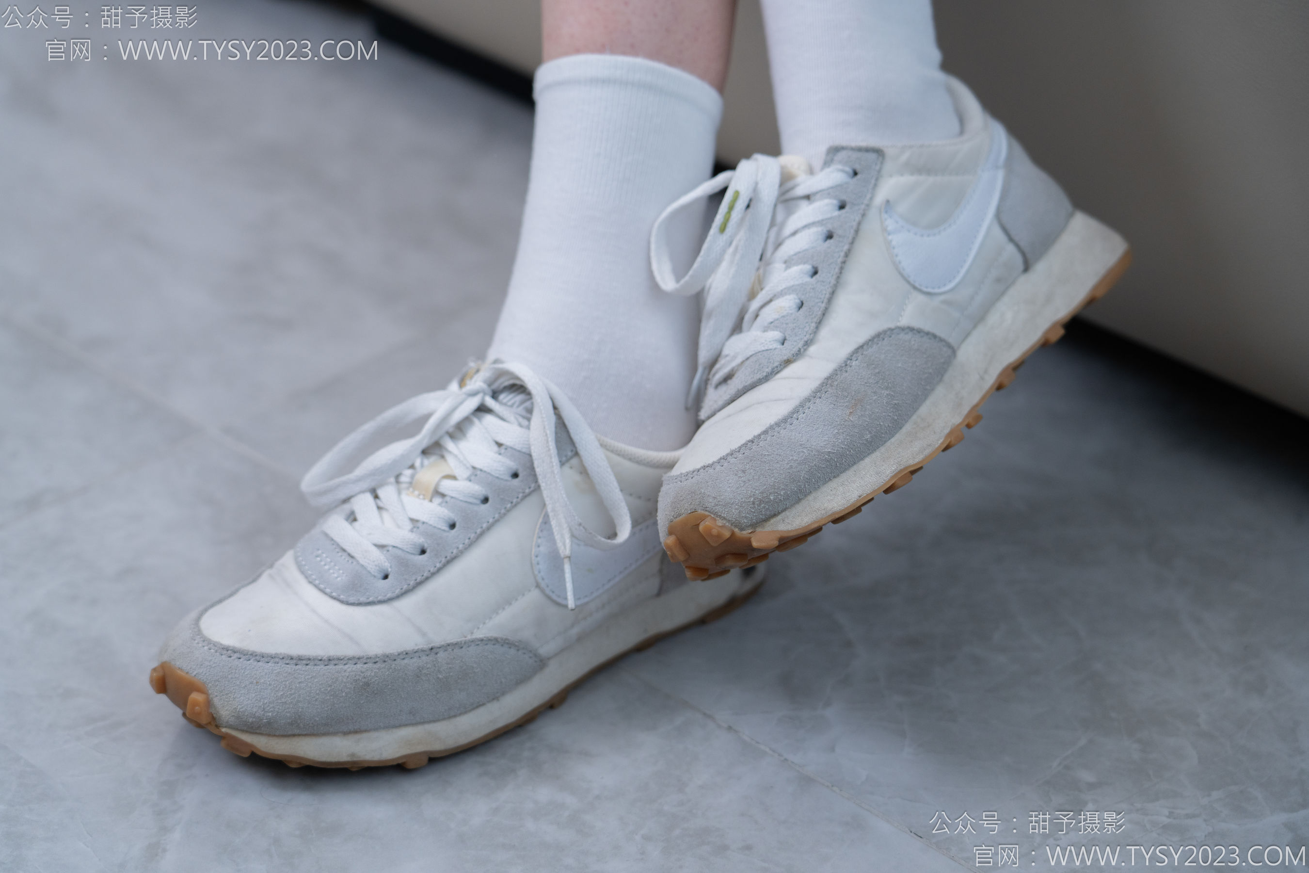 甜予摄影 No.167 小容 - 板鞋、白棉袜、裸足/(129P)