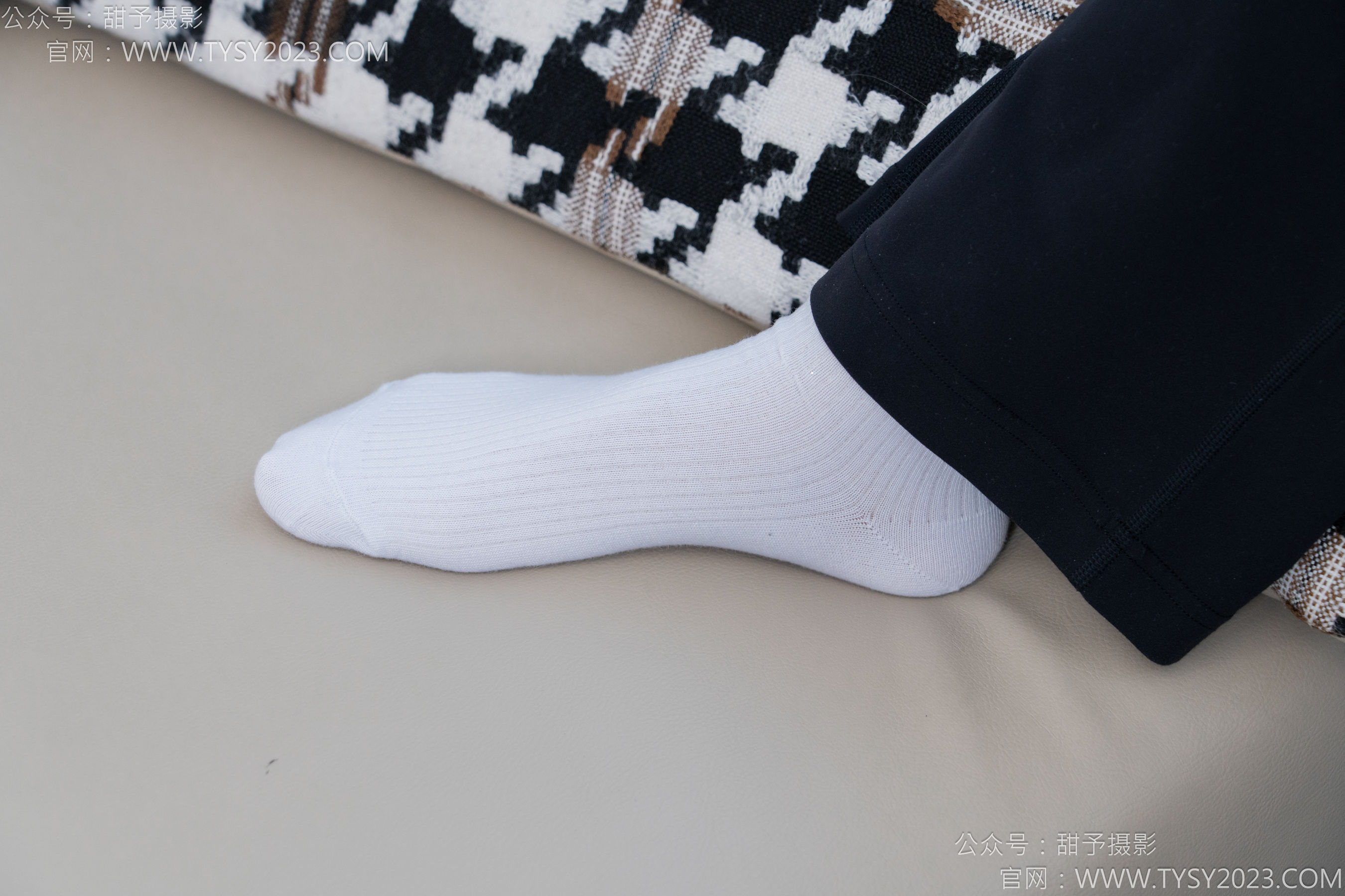 甜予摄影 No.169 贝壳 - 帆布鞋、白棉袜、裸足/(130P)