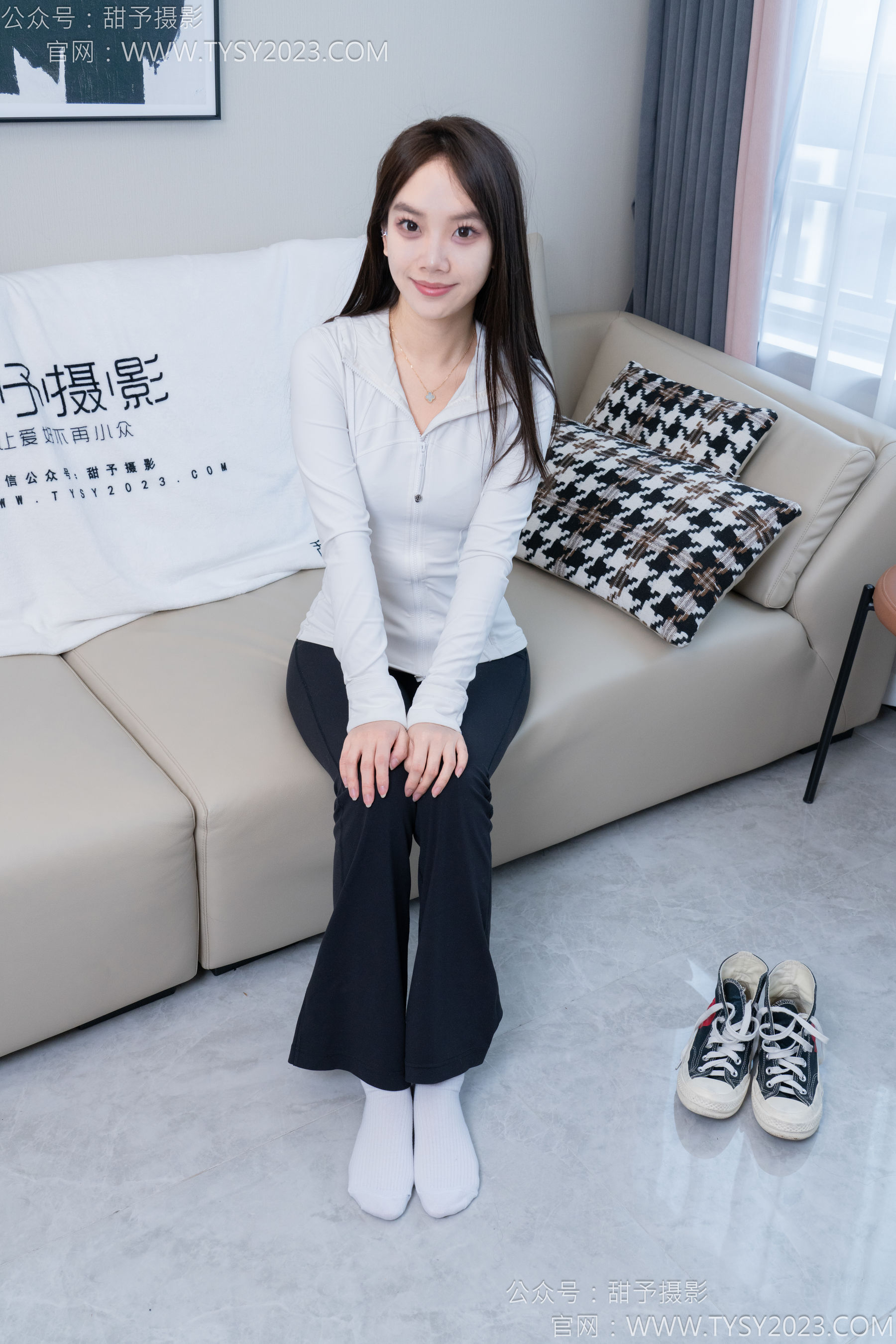 甜予摄影 No.169 贝壳 - 帆布鞋、白棉袜、裸足/(130P)