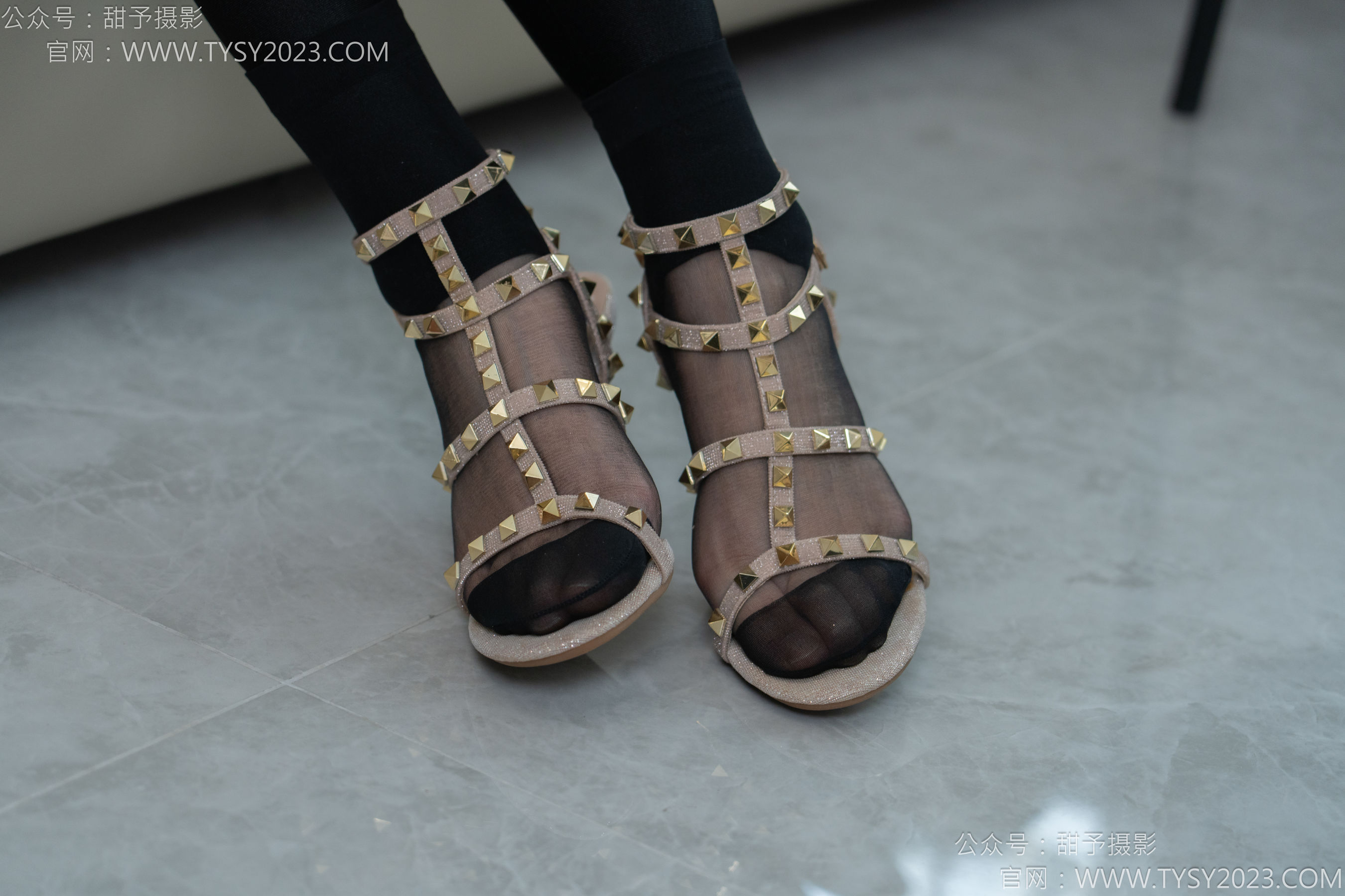 甜予摄影 No.158 梦梦 - 高跟鞋、短肉丝、短黑丝、裸足/(130P)