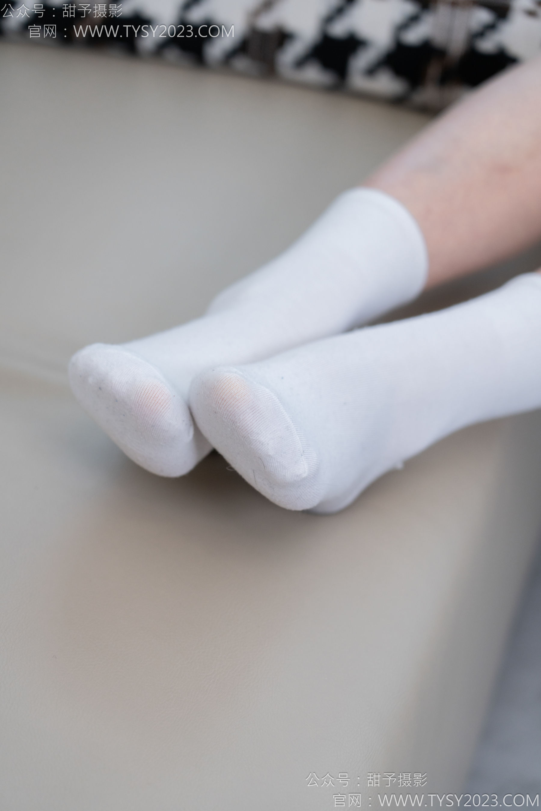 甜予摄影 No.167 小容 - 板鞋、白棉袜、裸足/(129P)