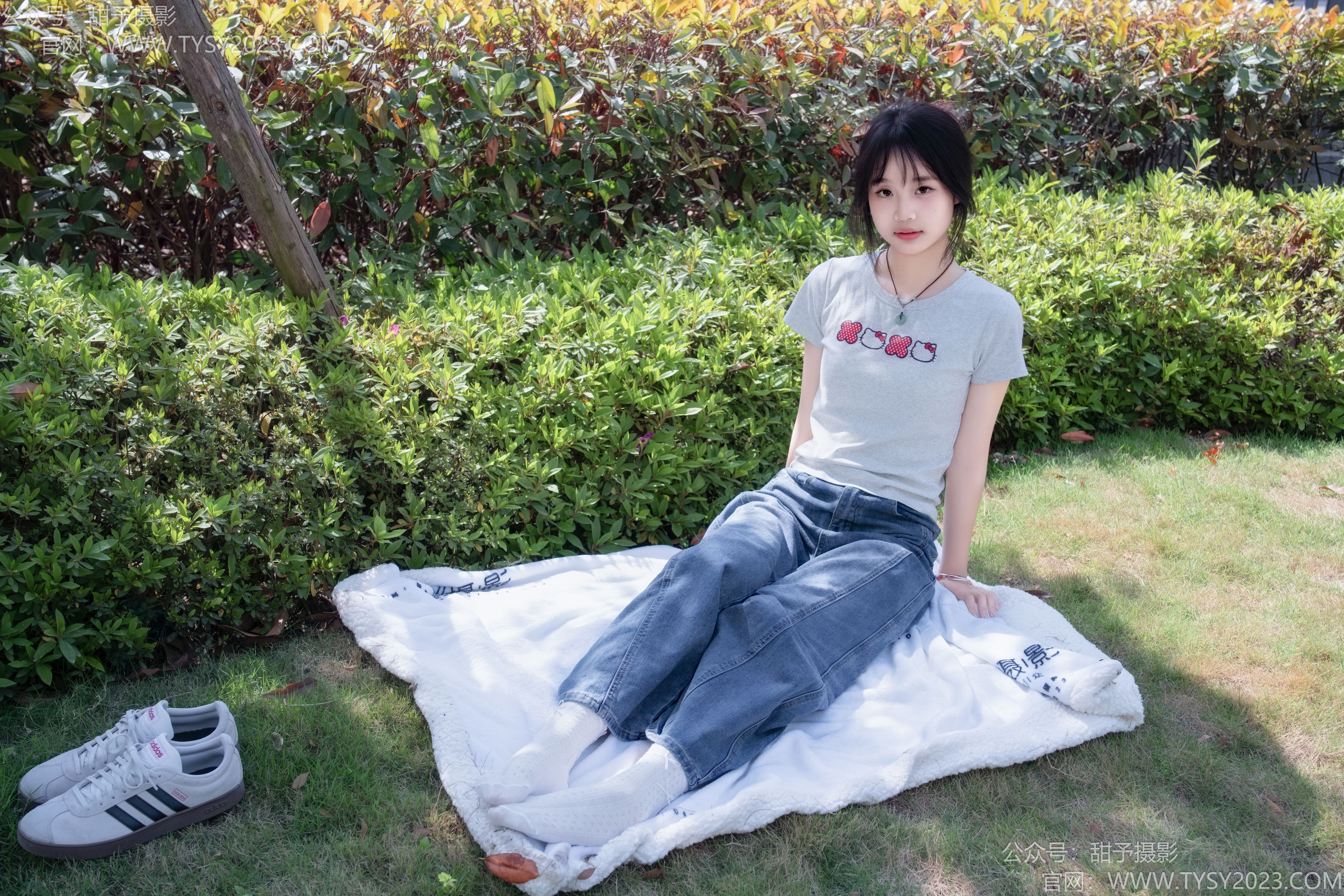 甜予摄影 No.194 小橙子 - 板鞋、白棉袜、裸足/(130P)