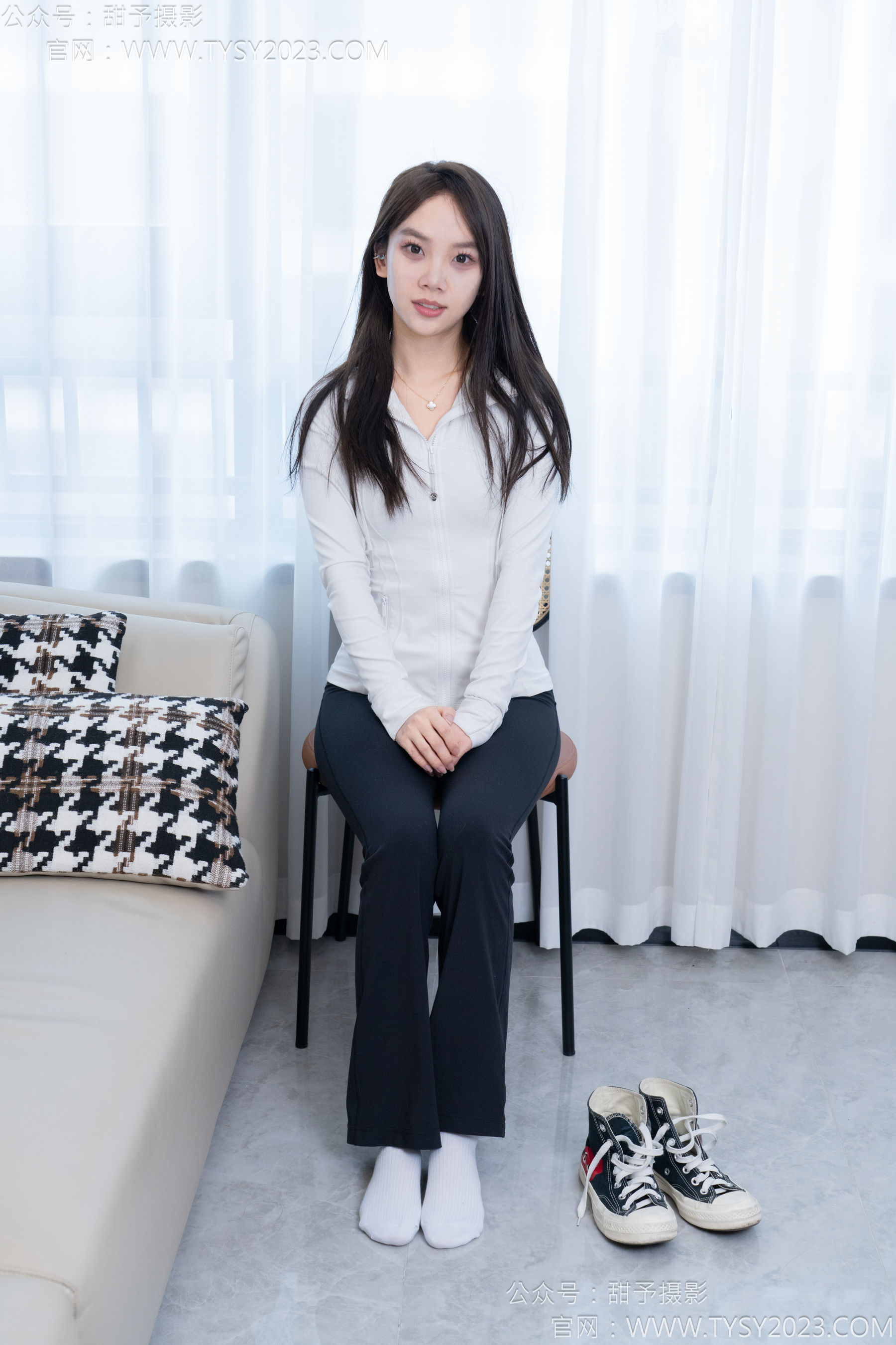 甜予摄影 No.169 贝壳 - 帆布鞋、白棉袜、裸足/(130P)