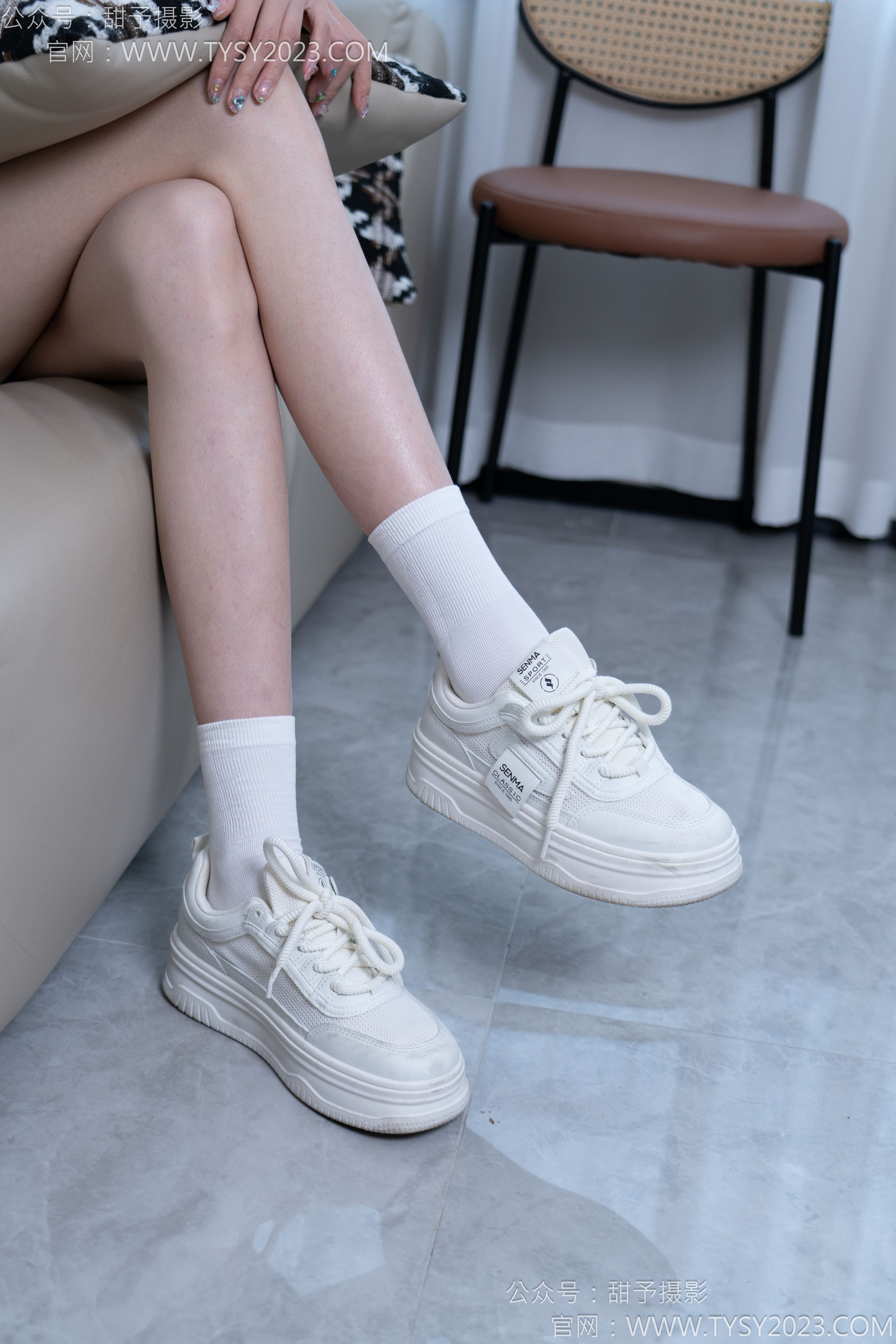 甜予摄影 No.164 珞珞 - 板鞋、白棉袜、裸足/(130P)