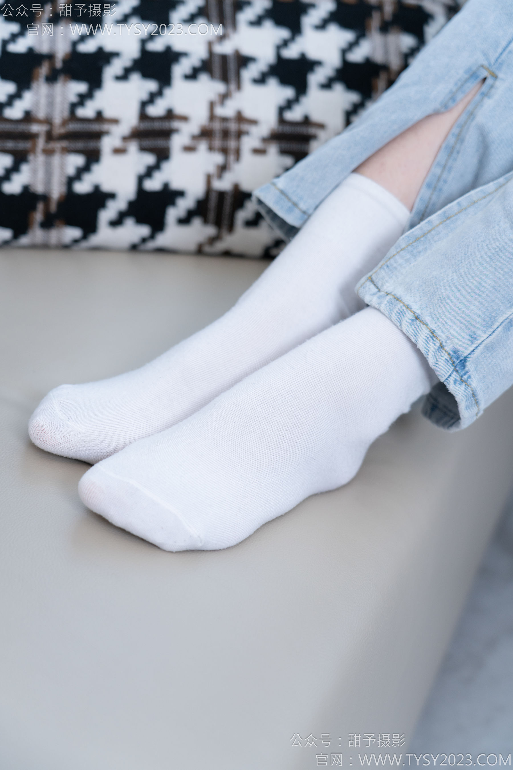 甜予摄影 No.181 小容 - 板鞋、白棉袜、裸足/(130P)