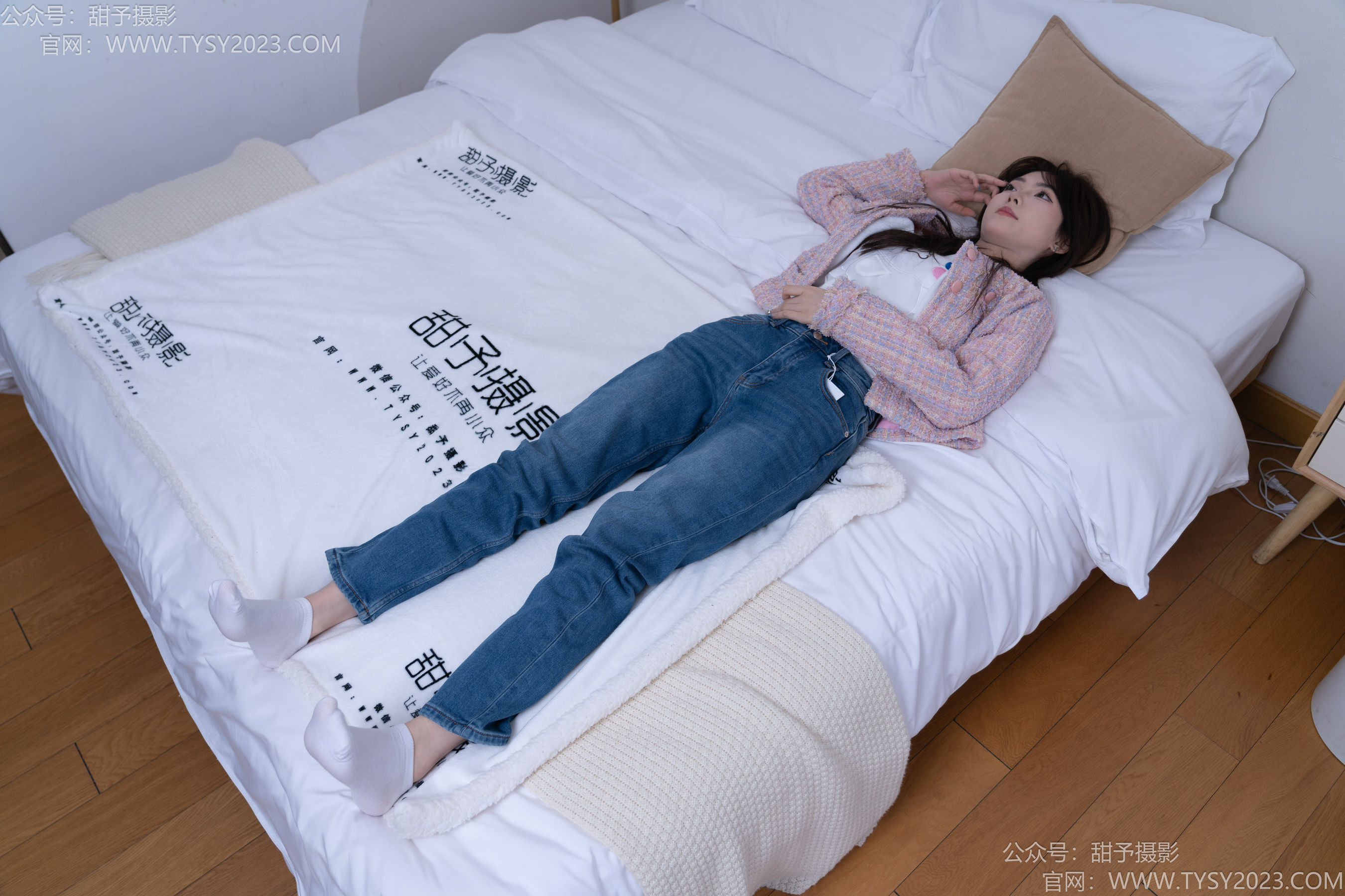 甜予摄影 No.189 璇璇 - 帆布鞋、裸足、抖腿剧情/(134P)