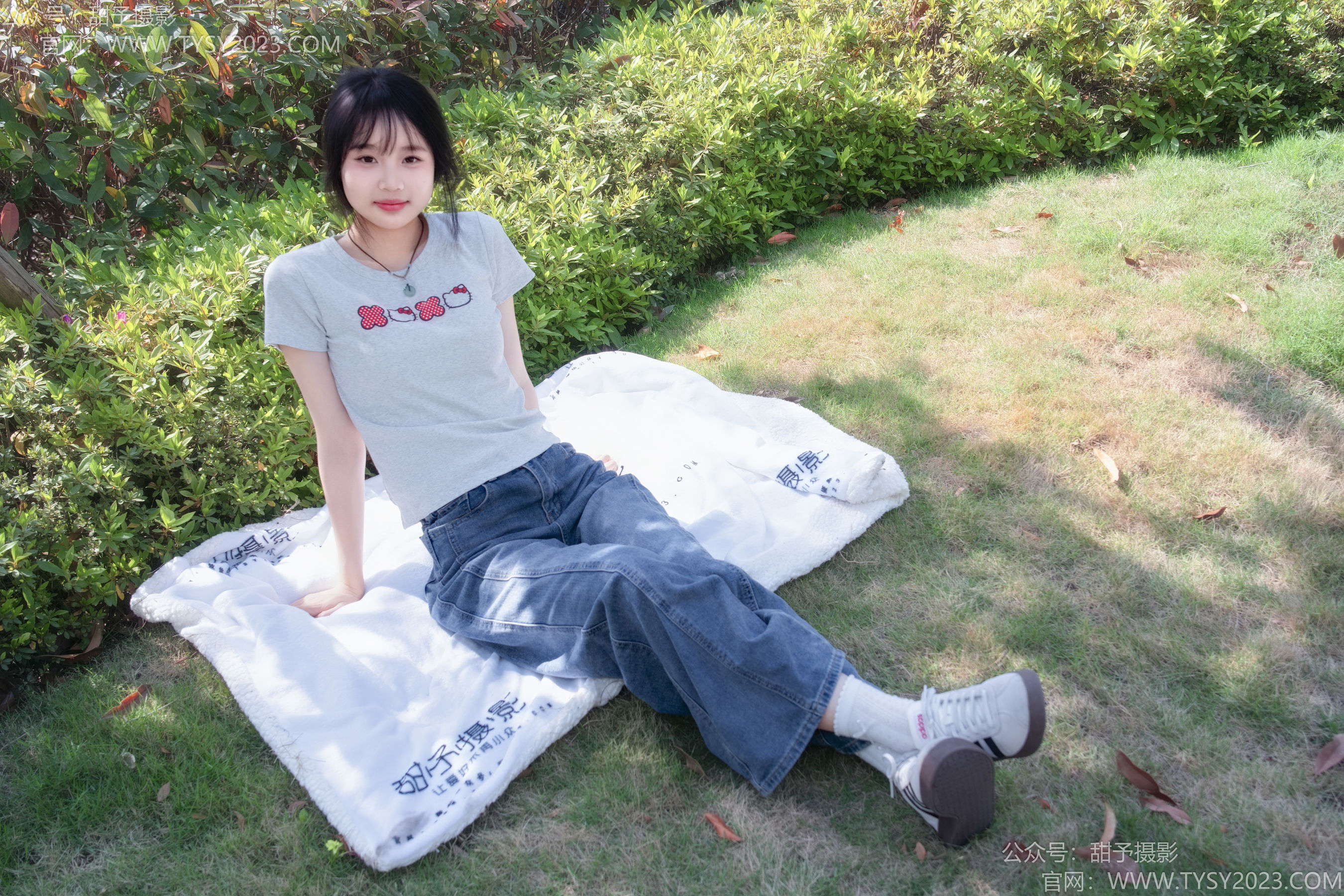 甜予摄影 No.194 小橙子 - 板鞋、白棉袜、裸足/(130P)