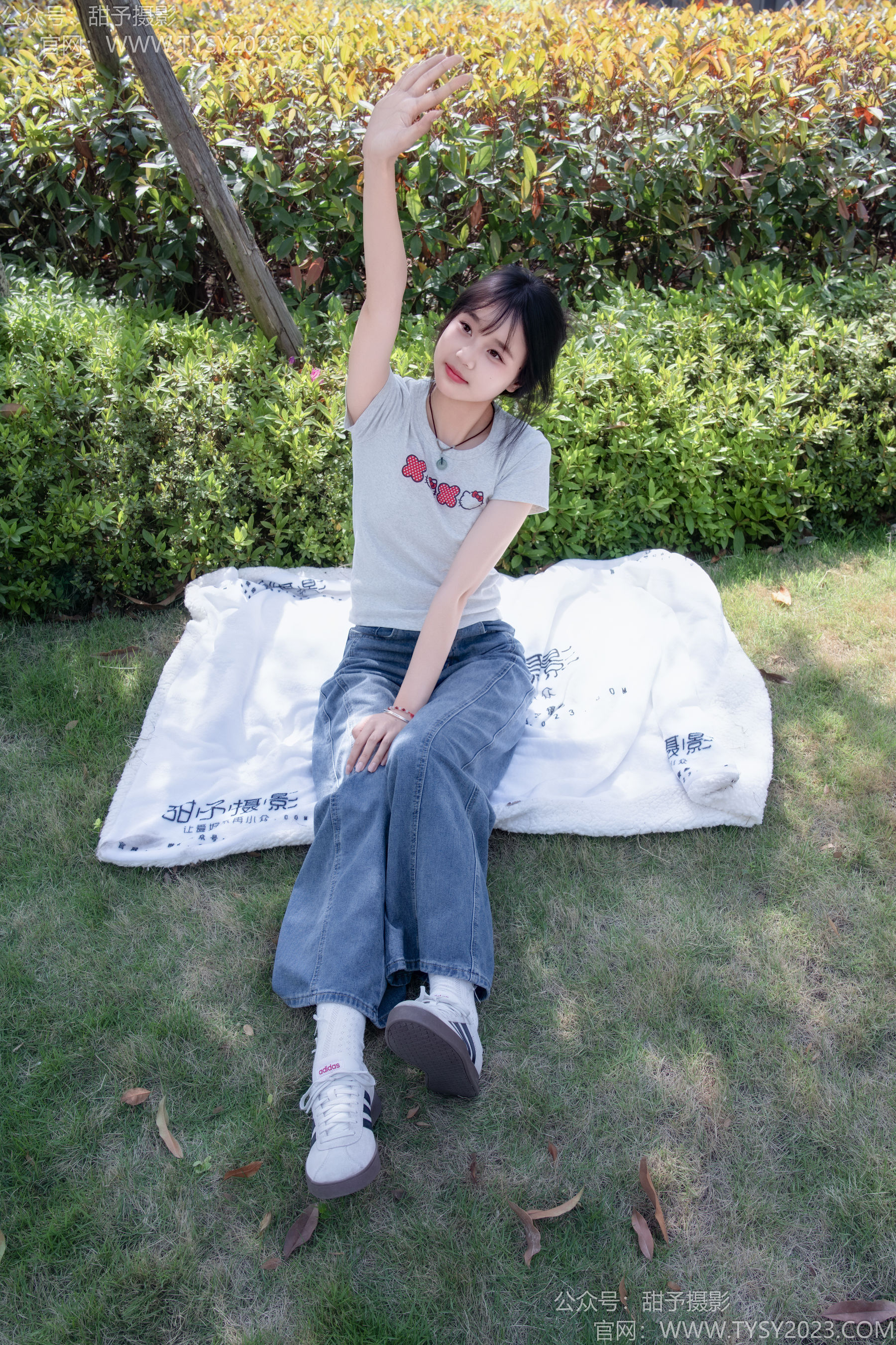 甜予摄影 No.194 小橙子 - 板鞋、白棉袜、裸足/(130P)