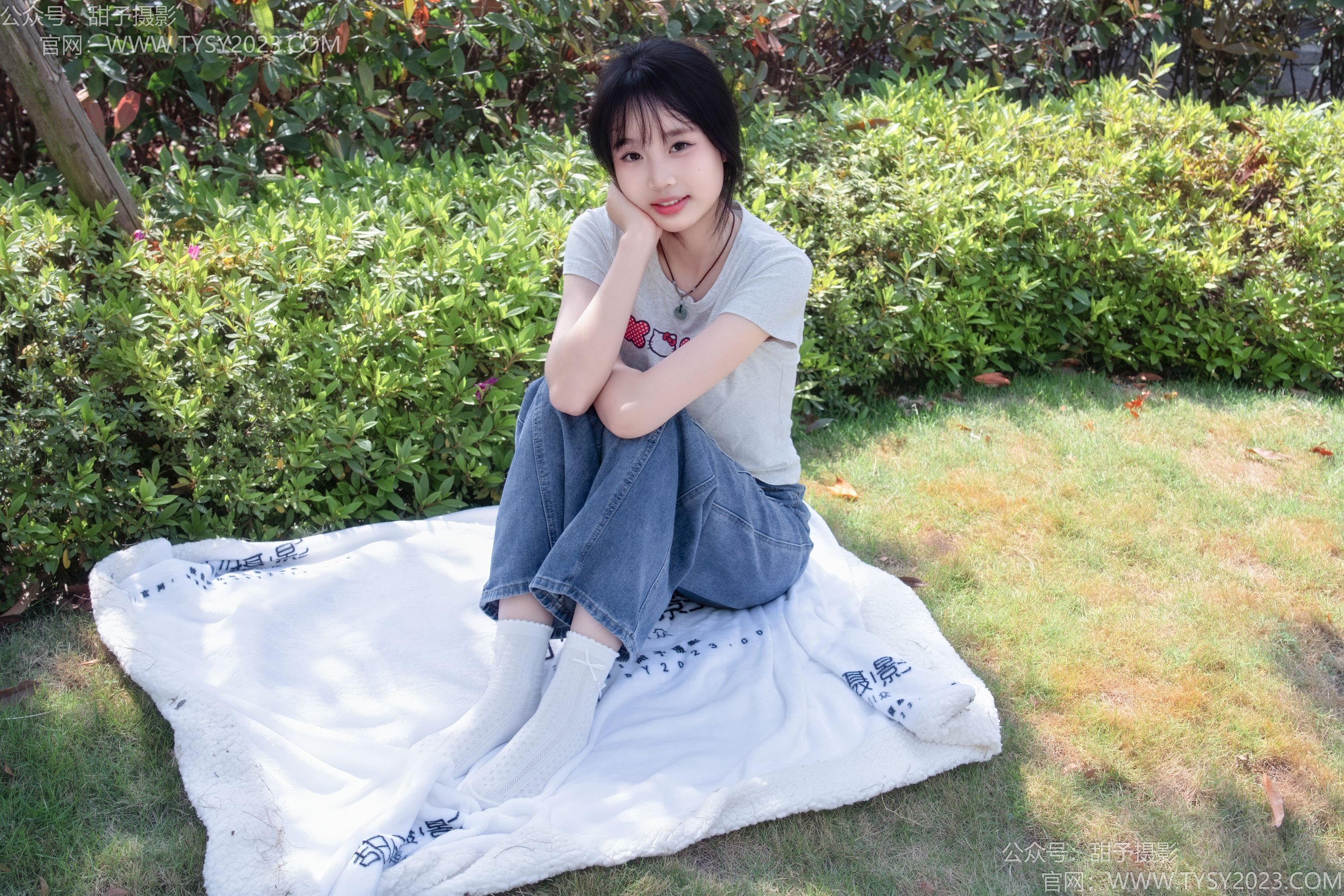 甜予摄影 No.194 小橙子 - 板鞋、白棉袜、裸足/(130P)