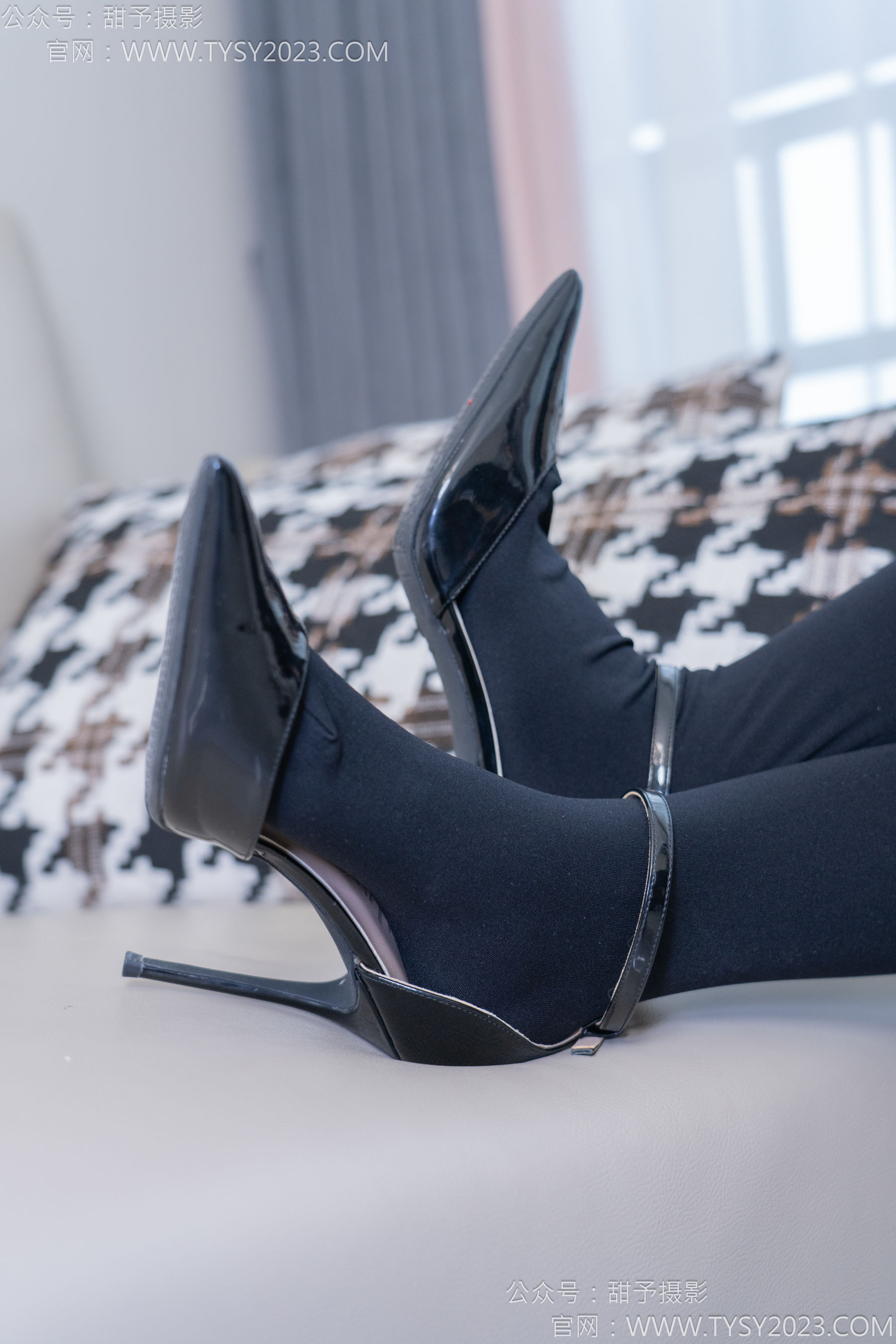 甜予摄影 No.187 知知 - 高跟鞋、厚黑丝/(127P)