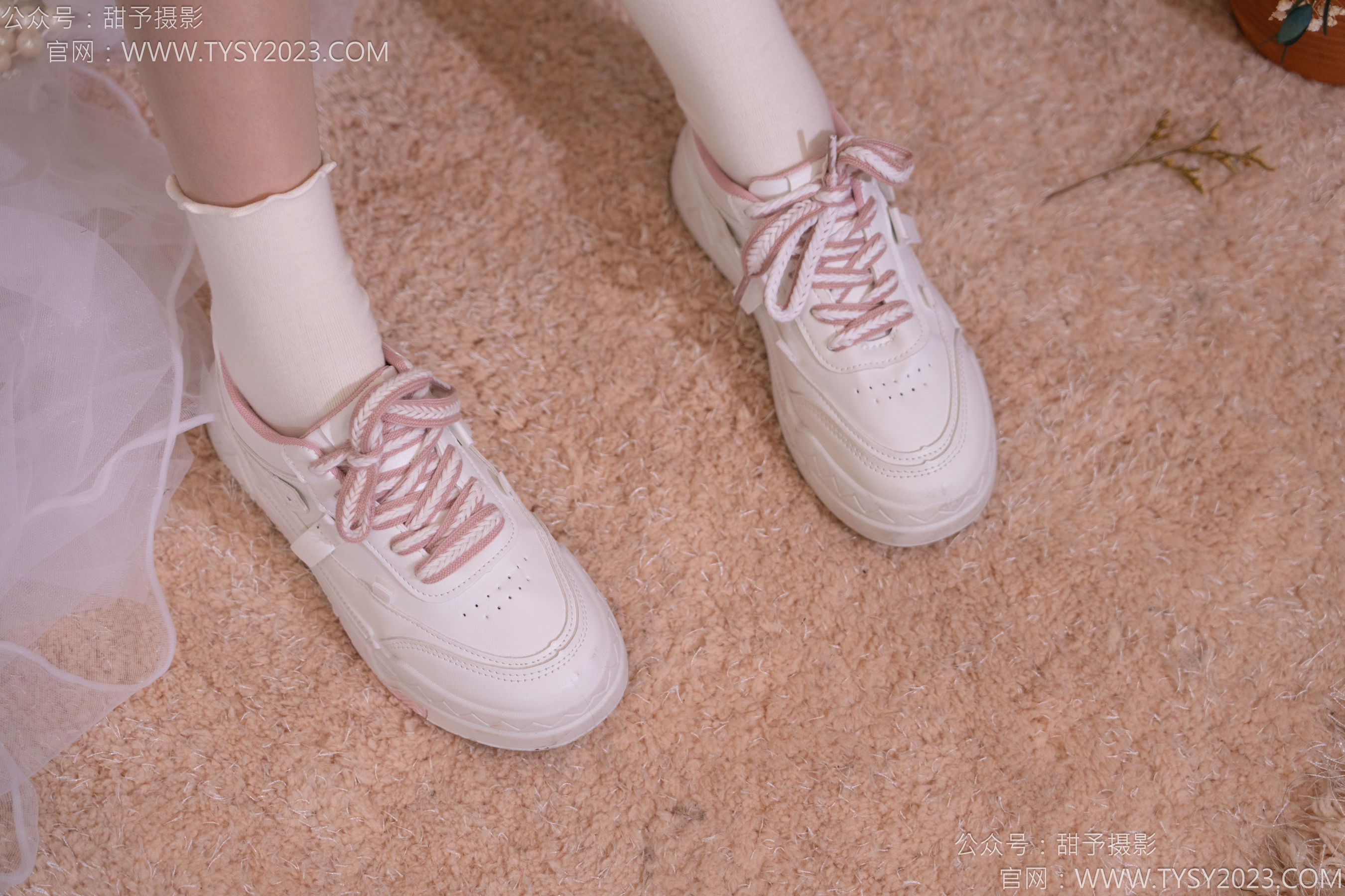 甜予摄影 No.177 璇璇 - 板鞋、白棉袜、薄肉丝/(129P)