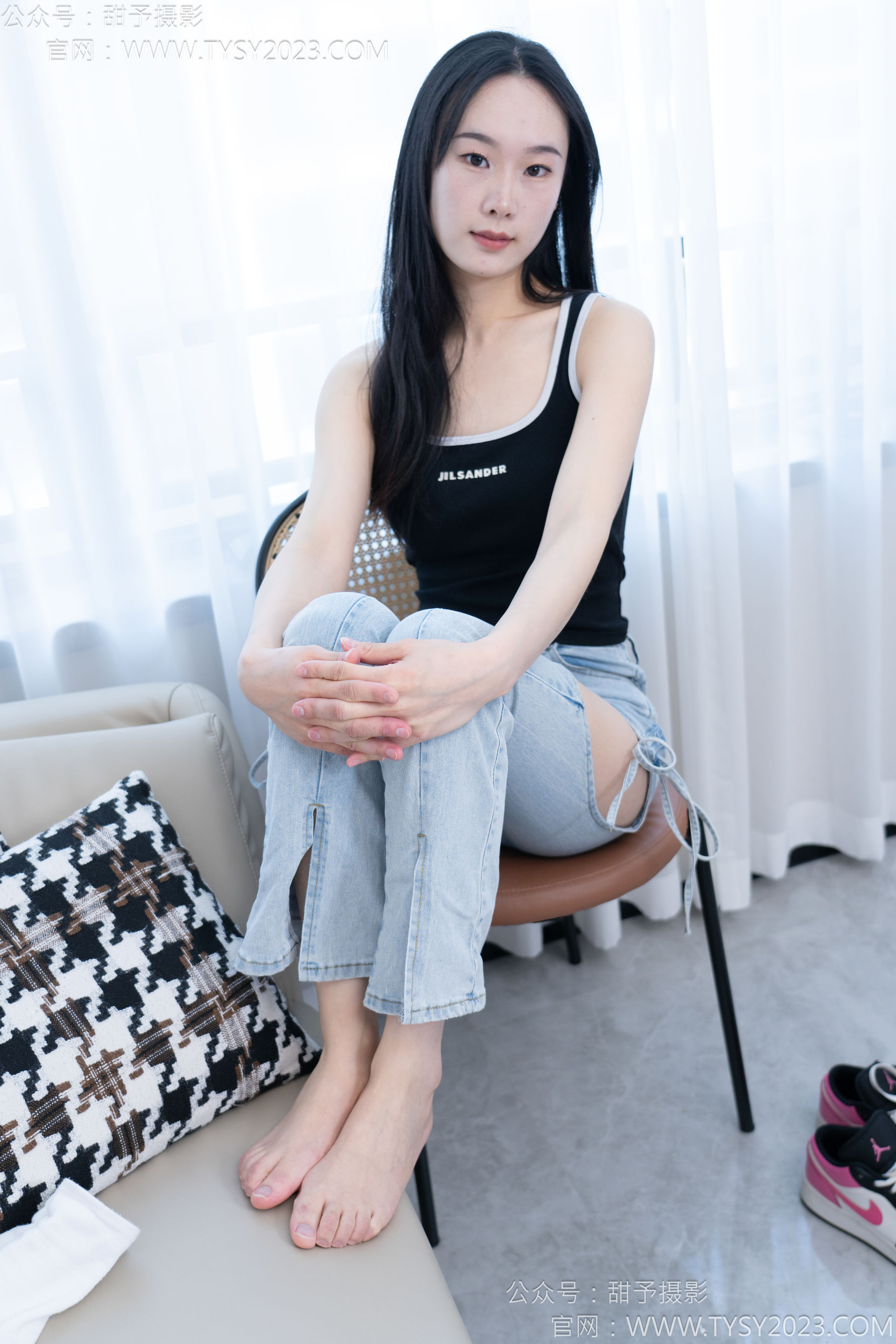 甜予摄影 No.181 小容 - 板鞋、白棉袜、裸足/(130P)